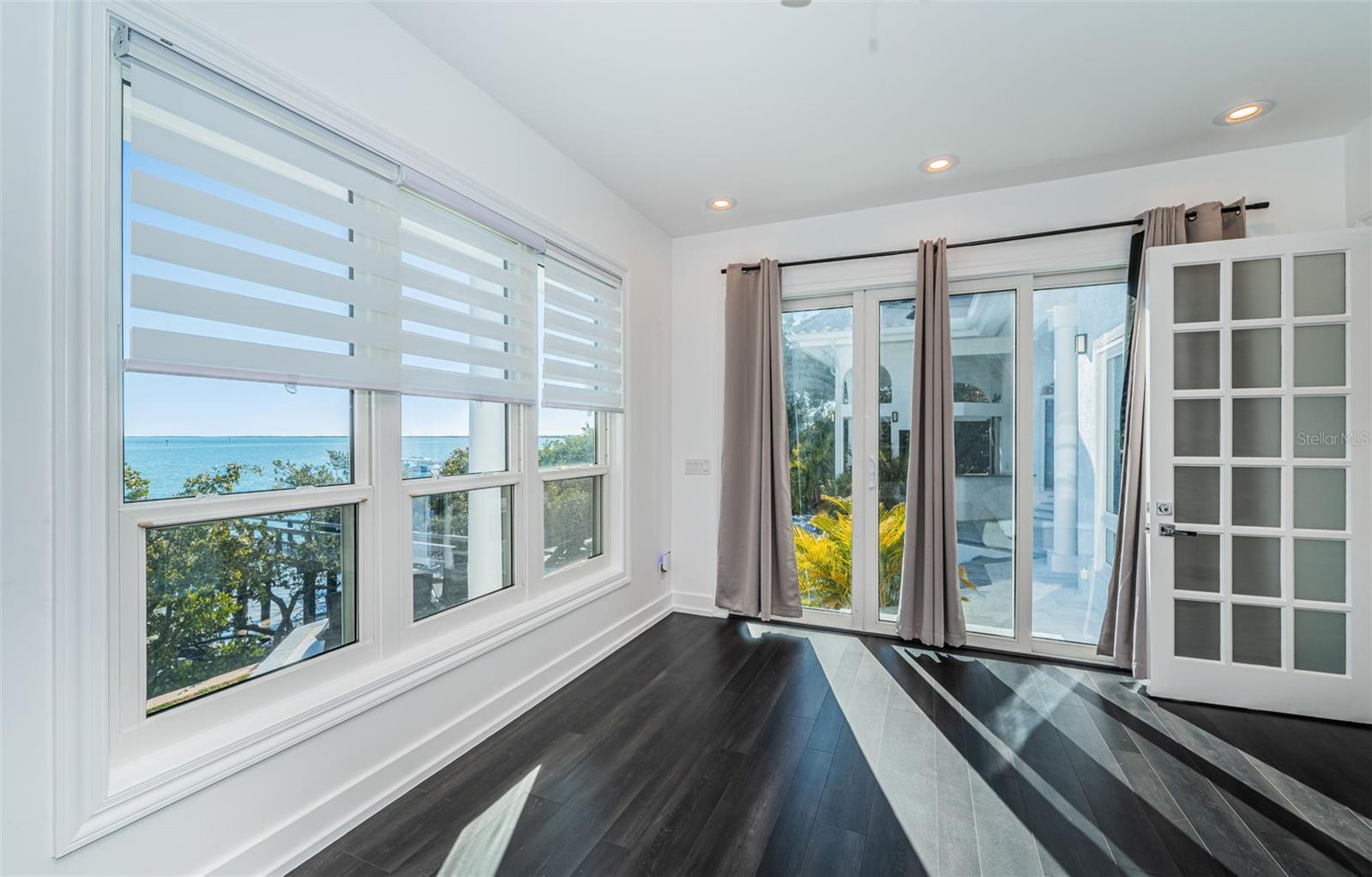 Listing photo id 31 for 5212 62nd Avenue S