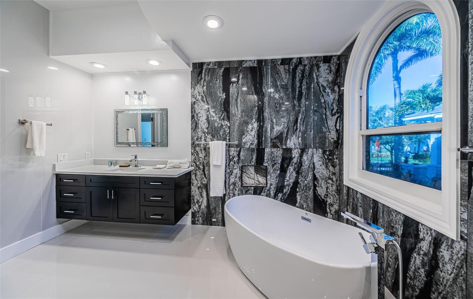 Listing photo id 34 for 5212 62nd Avenue S