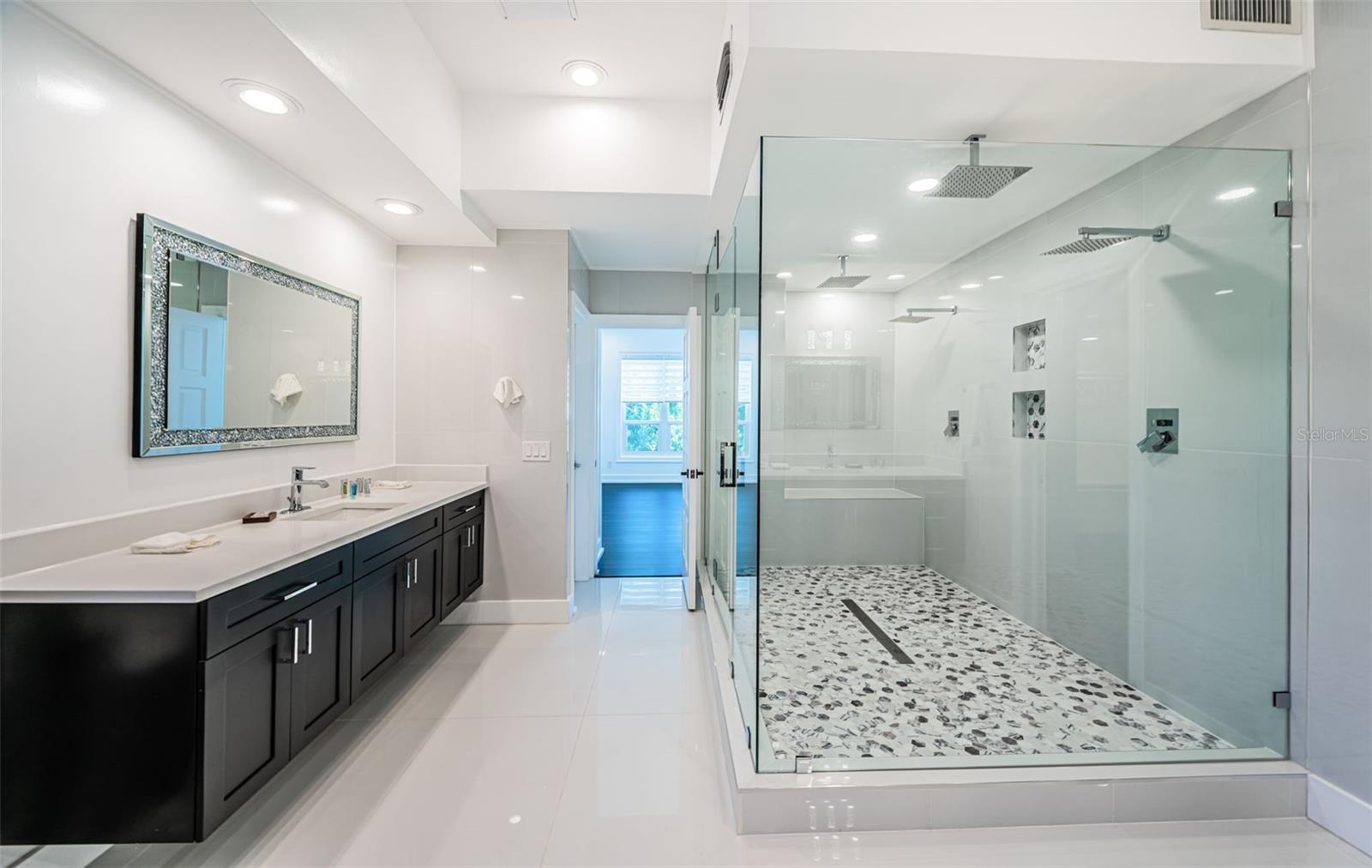 Listing photo id 38 for 5212 62nd Avenue S