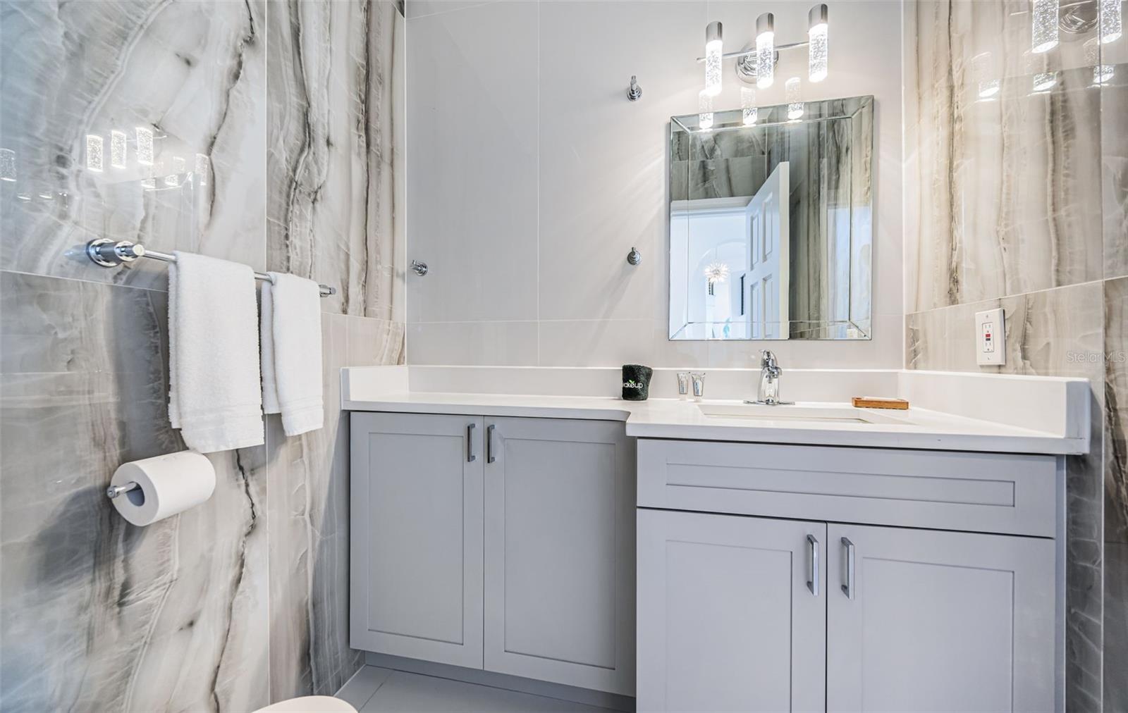 Listing photo id 42 for 5212 62nd Avenue S