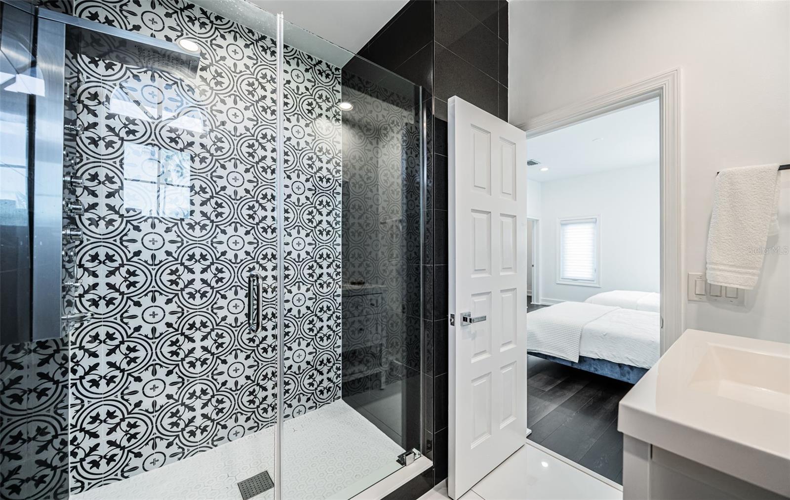 Listing photo id 46 for 5212 62nd Avenue S