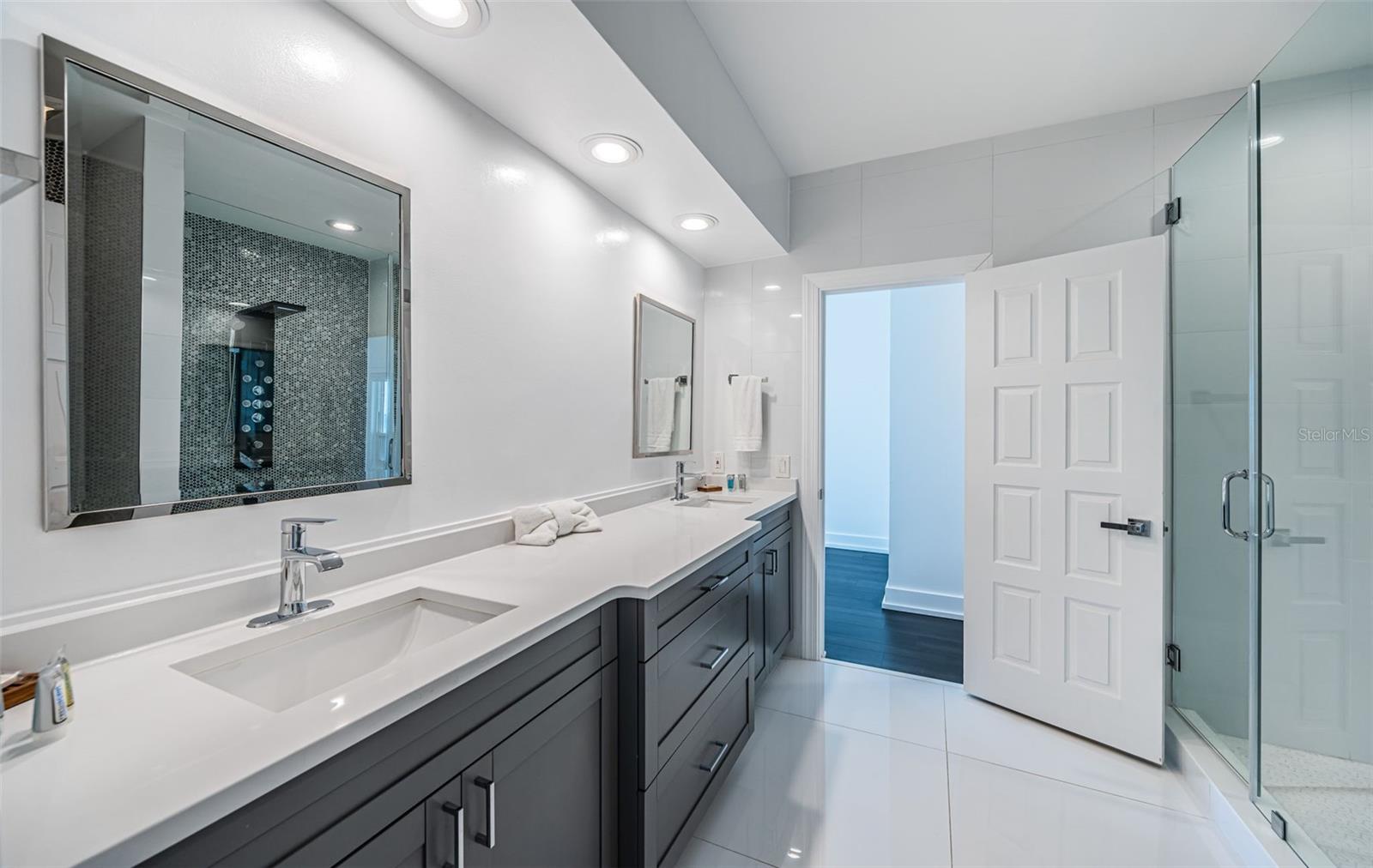 Listing photo id 55 for 5212 62nd Avenue S