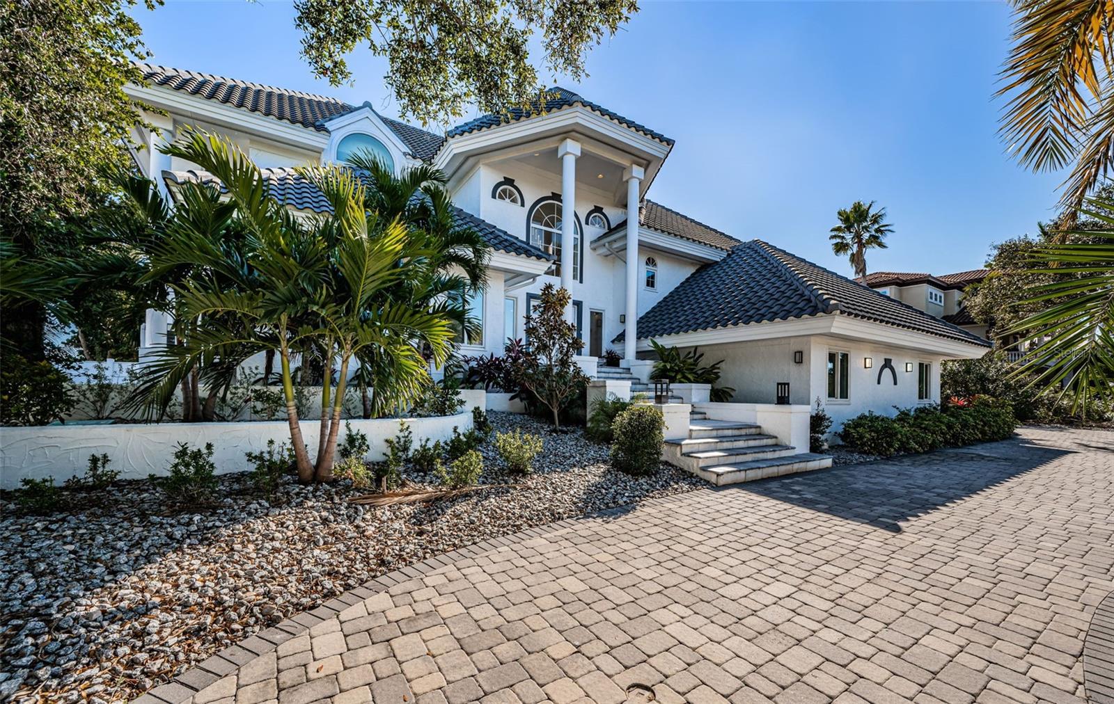 Listing photo id 4 for 5212 62nd Avenue S