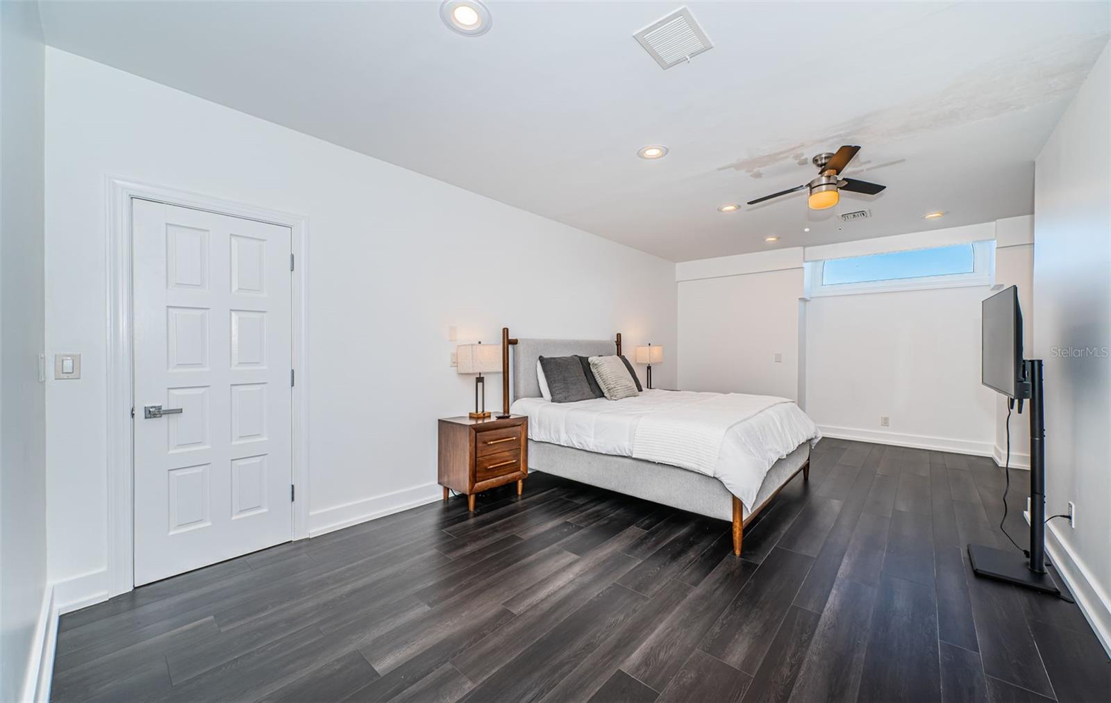 Listing photo id 62 for 5212 62nd Avenue S