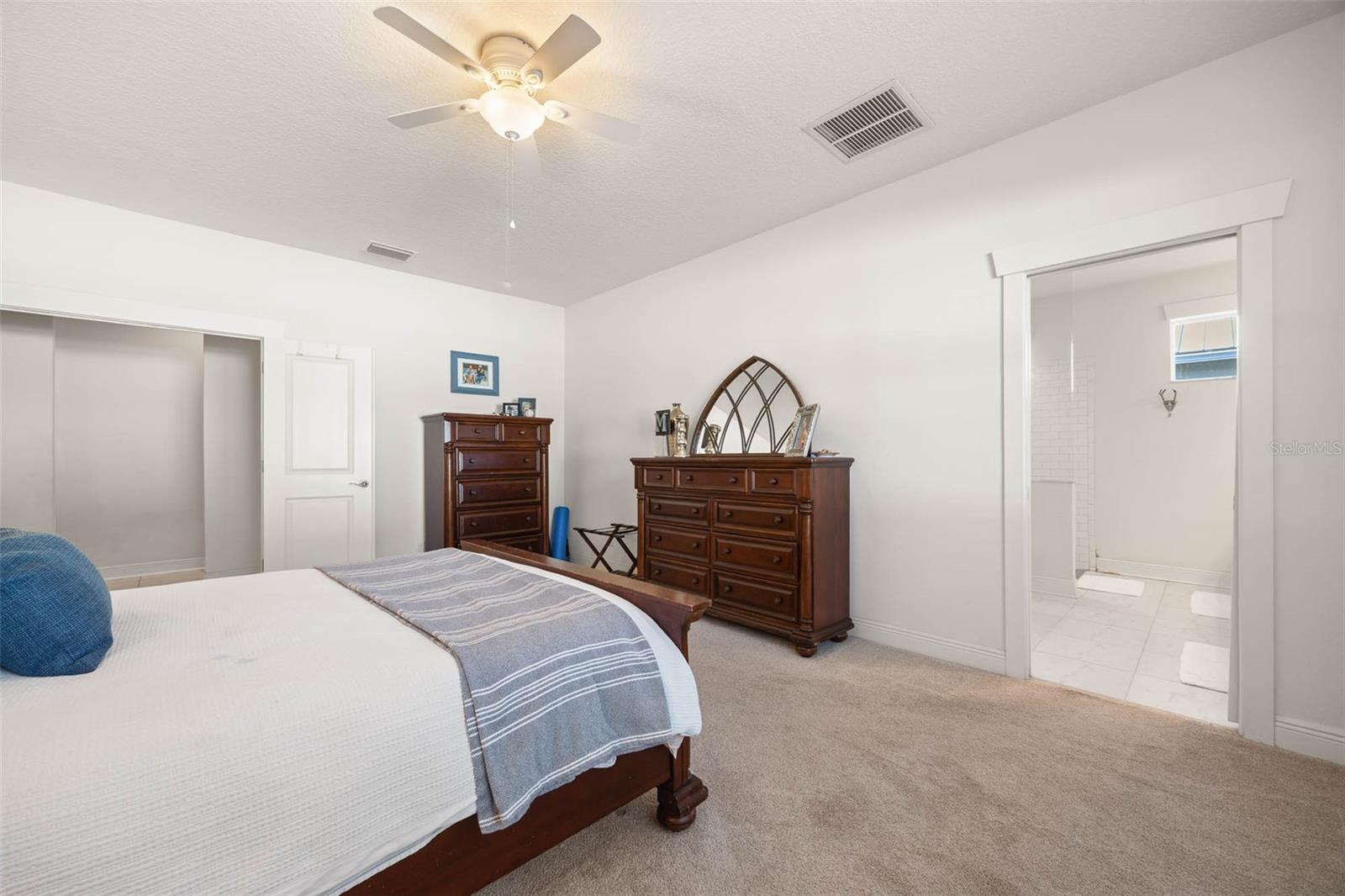 Image 19 of 37 For 4005 El Prado Boulevard