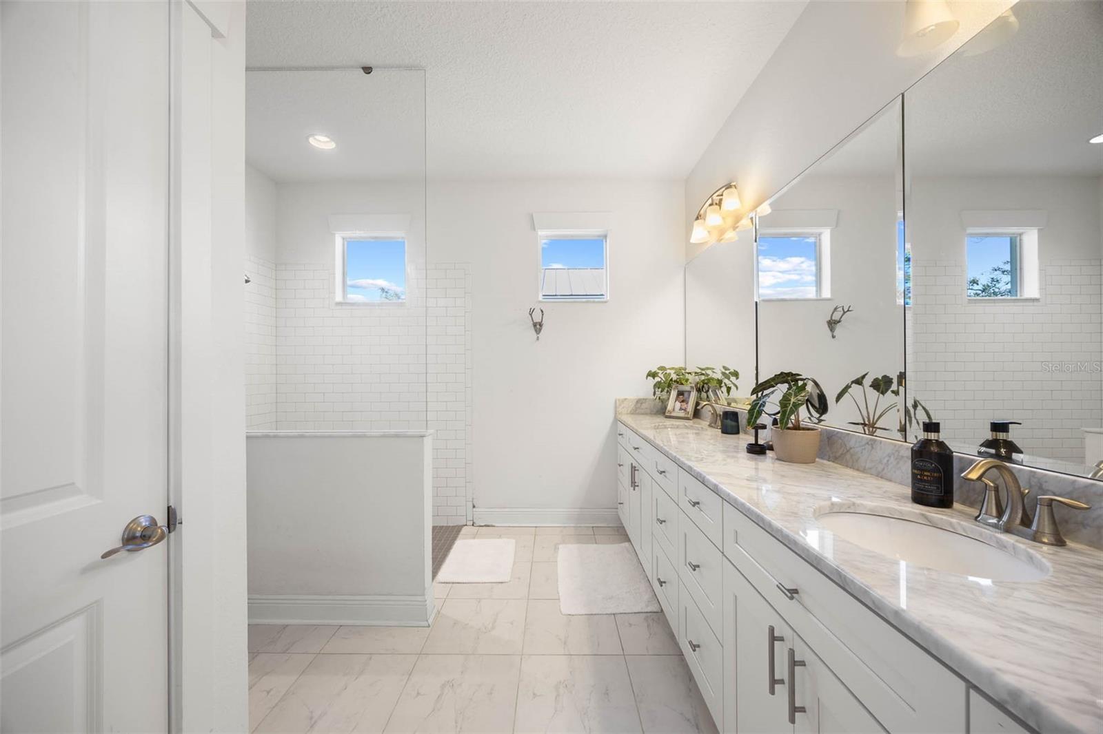 Image 20 of 37 For 4005 El Prado Boulevard