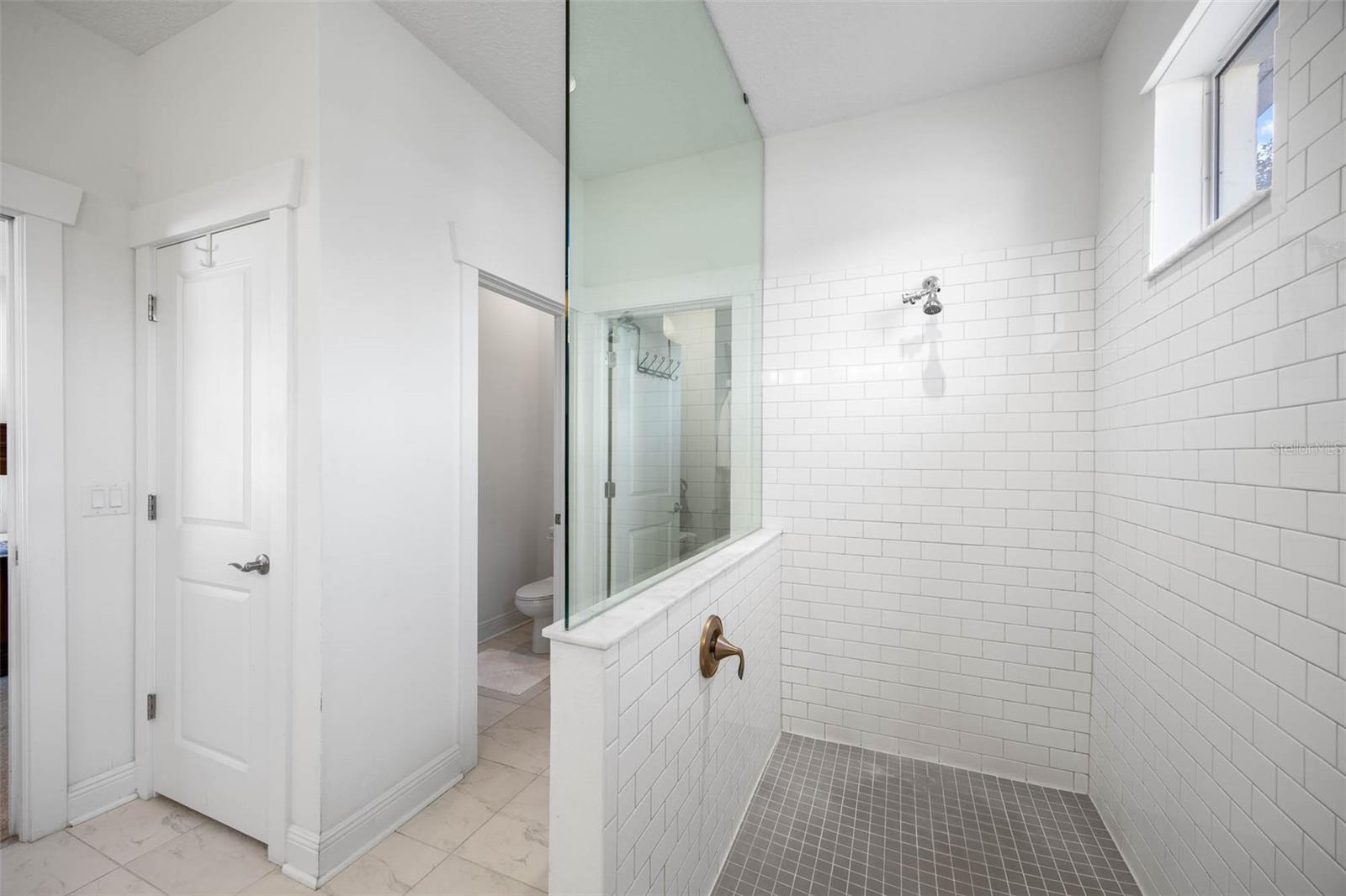 Image 22 of 37 For 4005 El Prado Boulevard