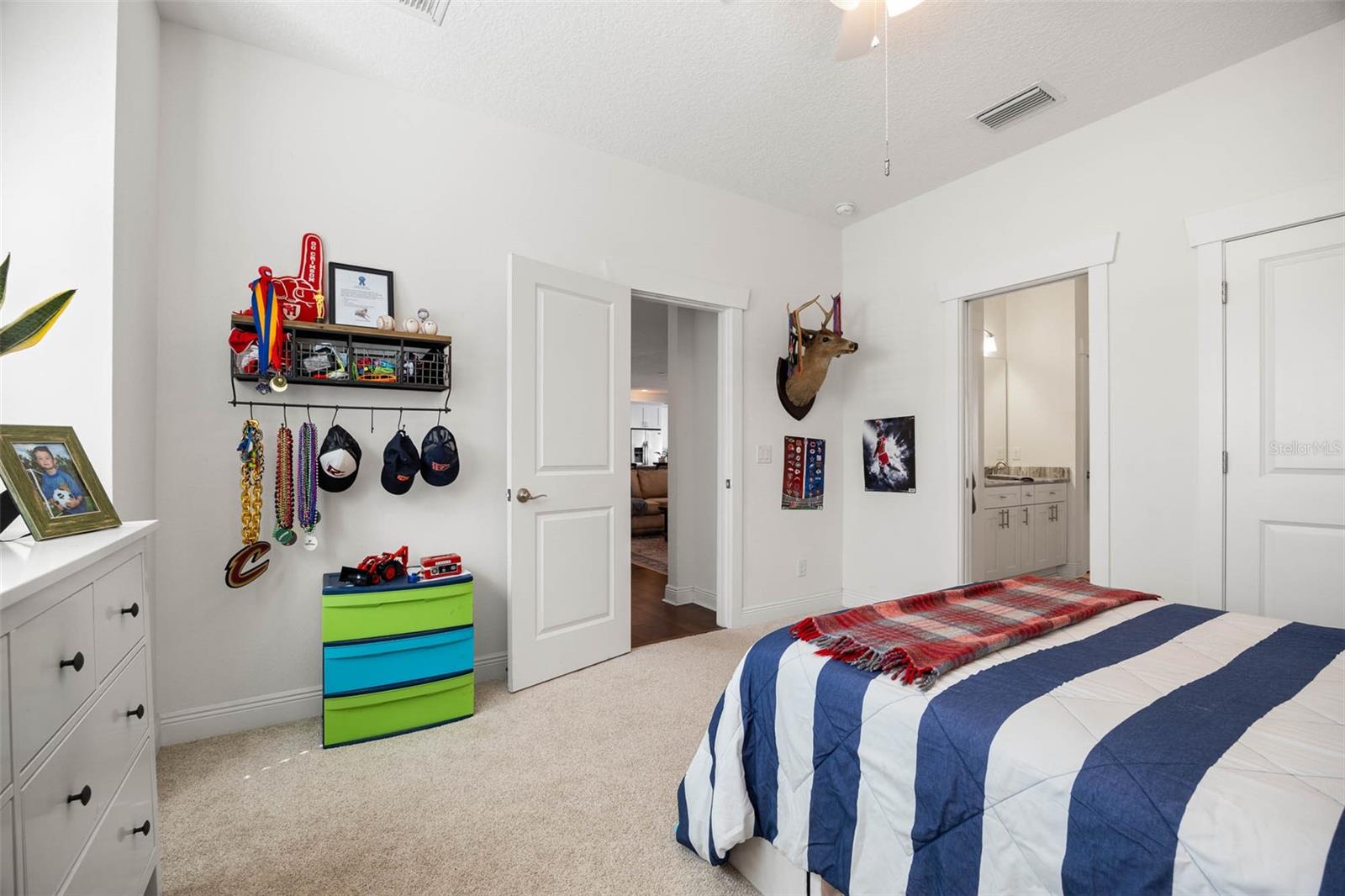 Image 25 of 37 For 4005 El Prado Boulevard