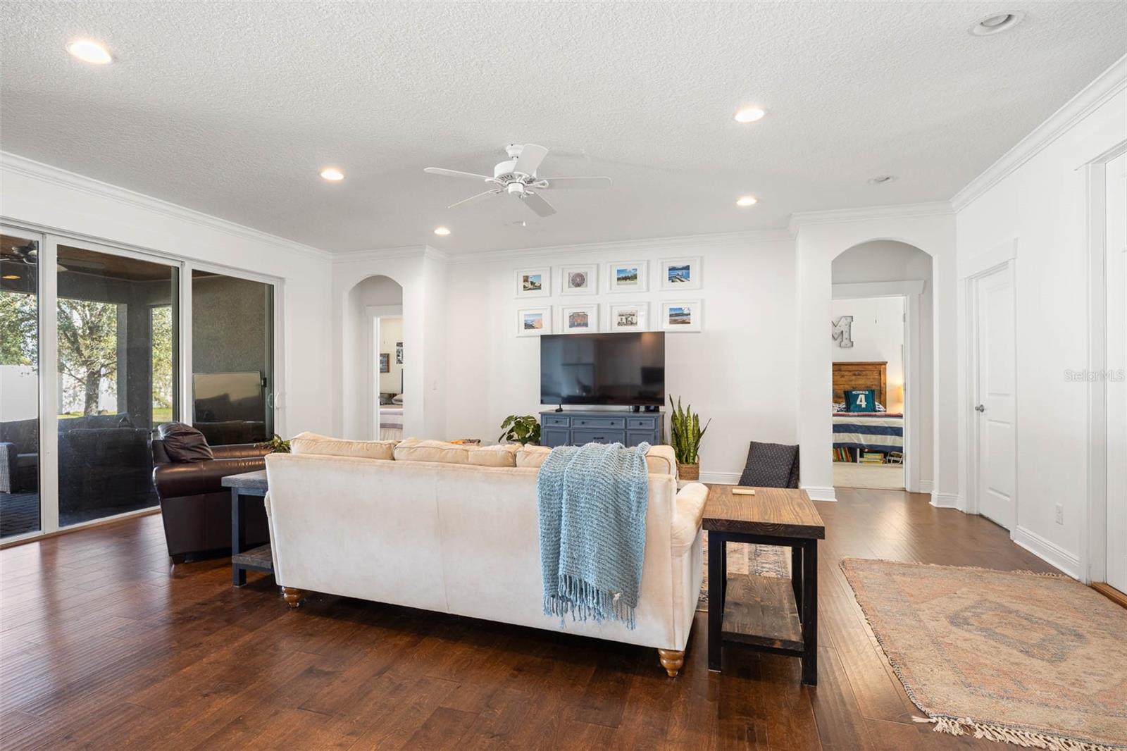 Image 7 of 37 For 4005 El Prado Boulevard