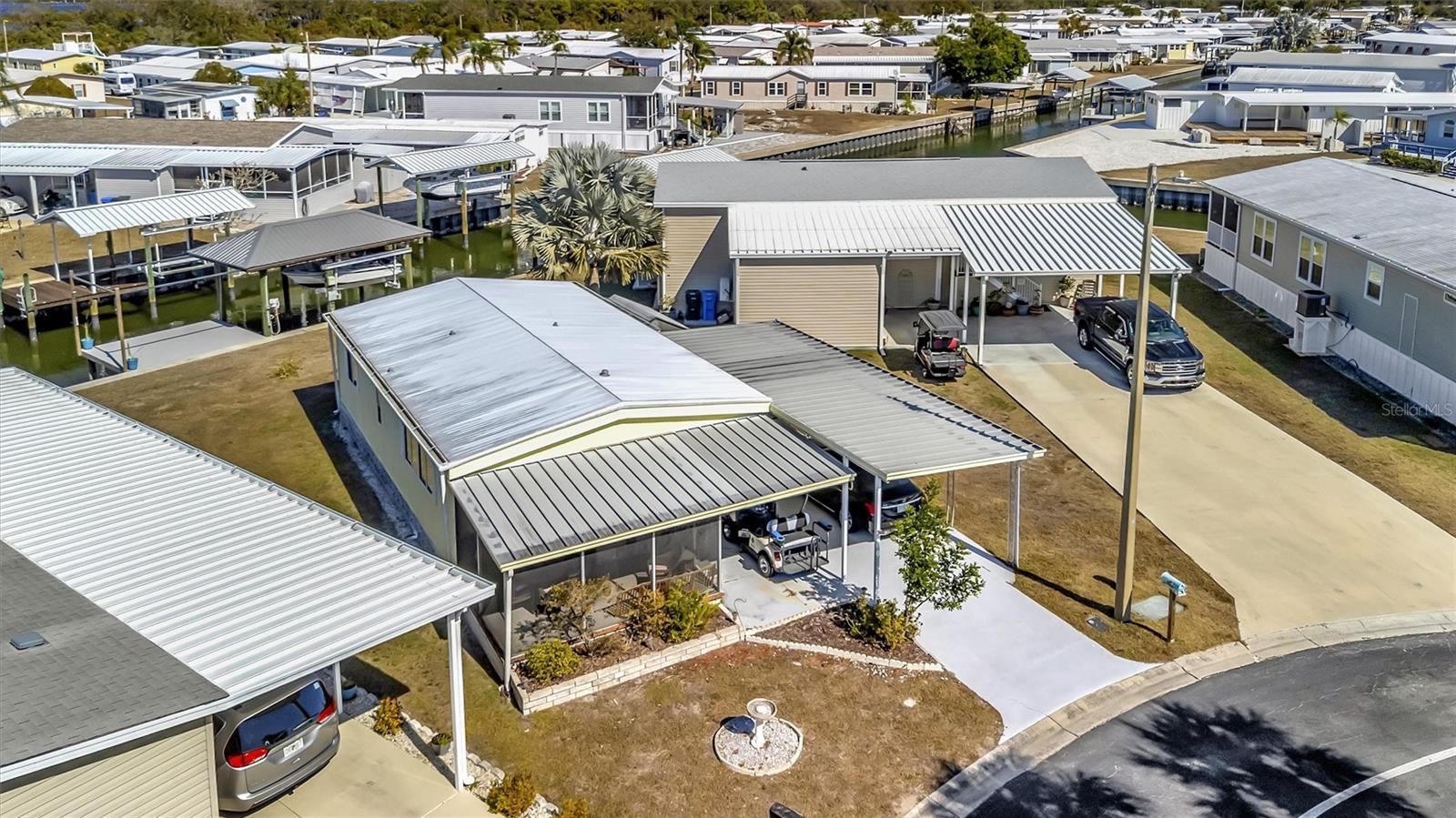 Image 16 of 67 For 129 Saint Lucia Loop