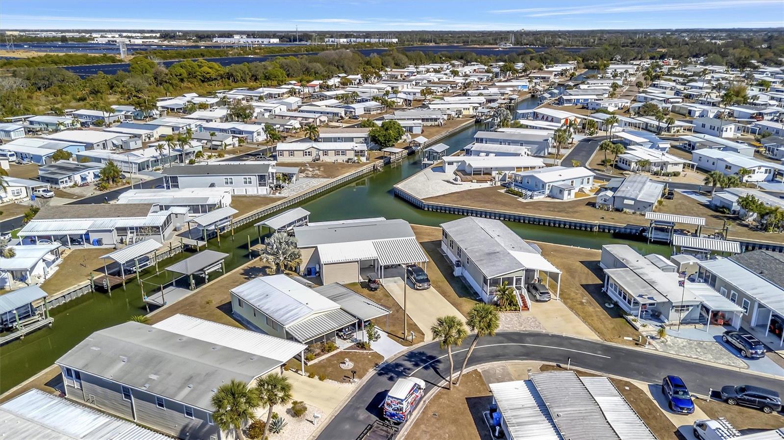 Image 21 of 67 For 129 Saint Lucia Loop