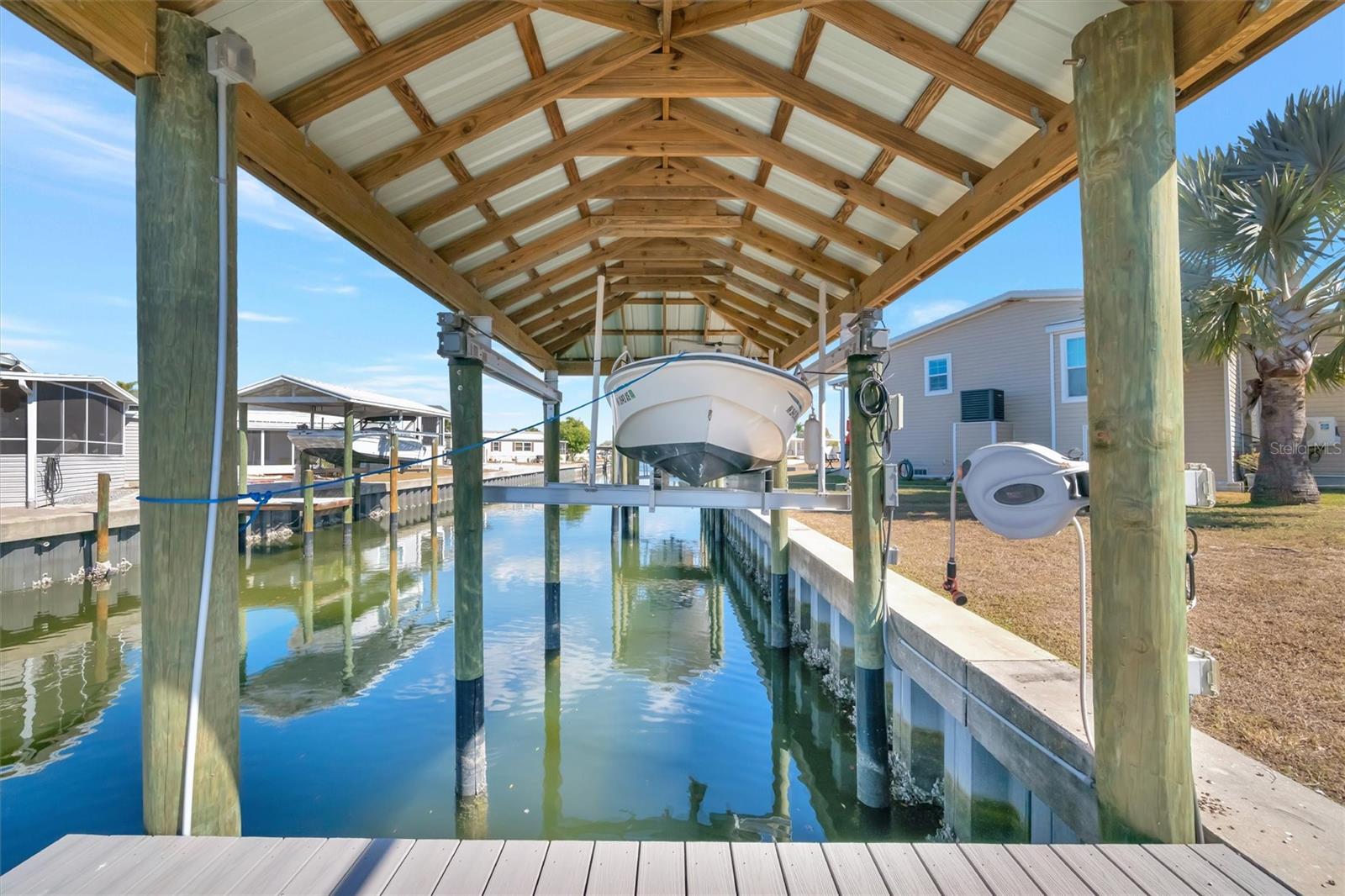 Image 4 of 67 For 129 Saint Lucia Loop