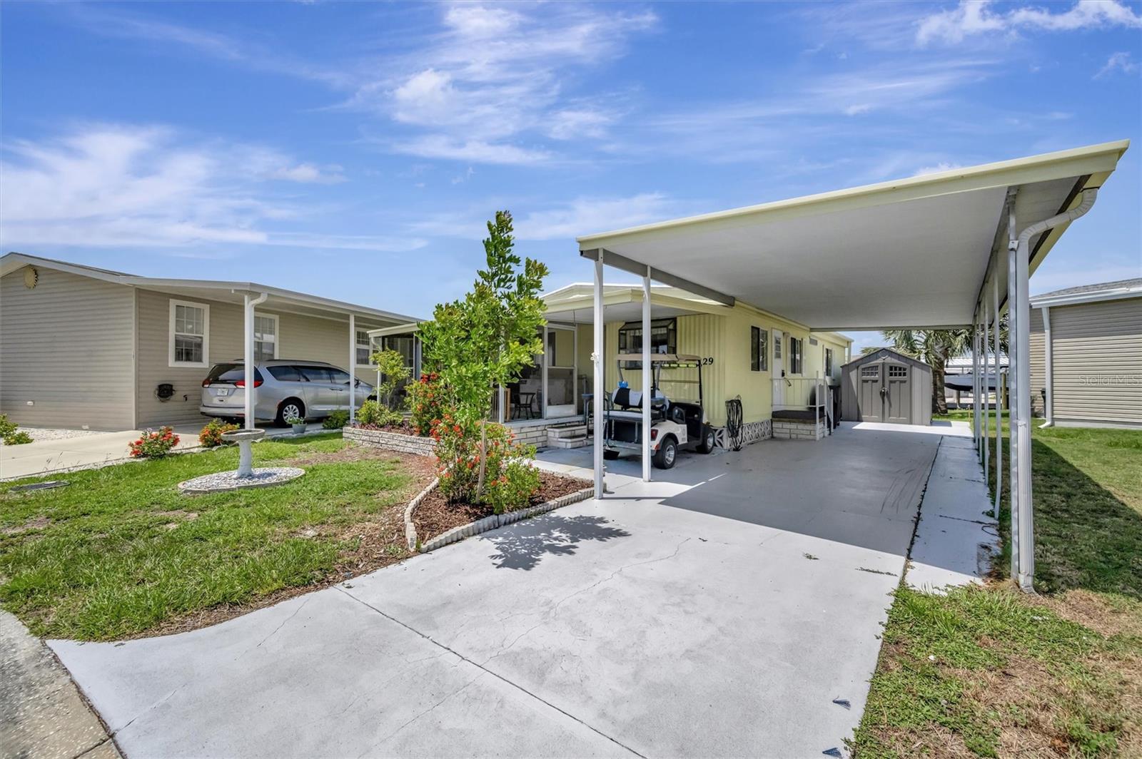 Image 42 of 67 For 129 Saint Lucia Loop