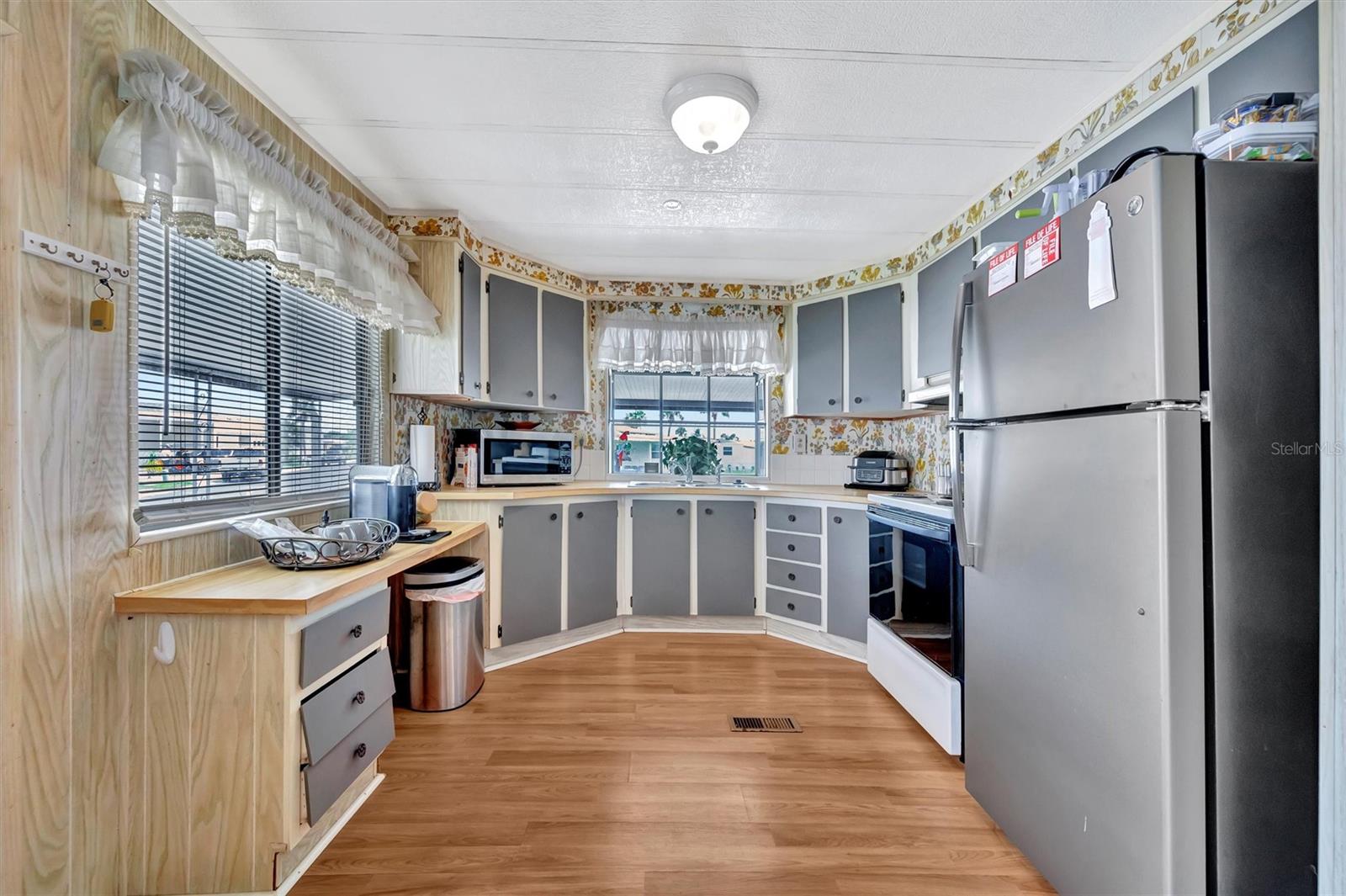 Image 46 of 67 For 129 Saint Lucia Loop