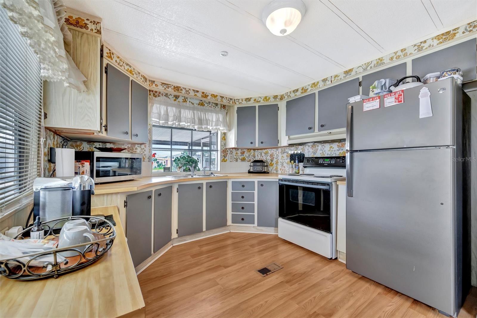 Image 47 of 67 For 129 Saint Lucia Loop