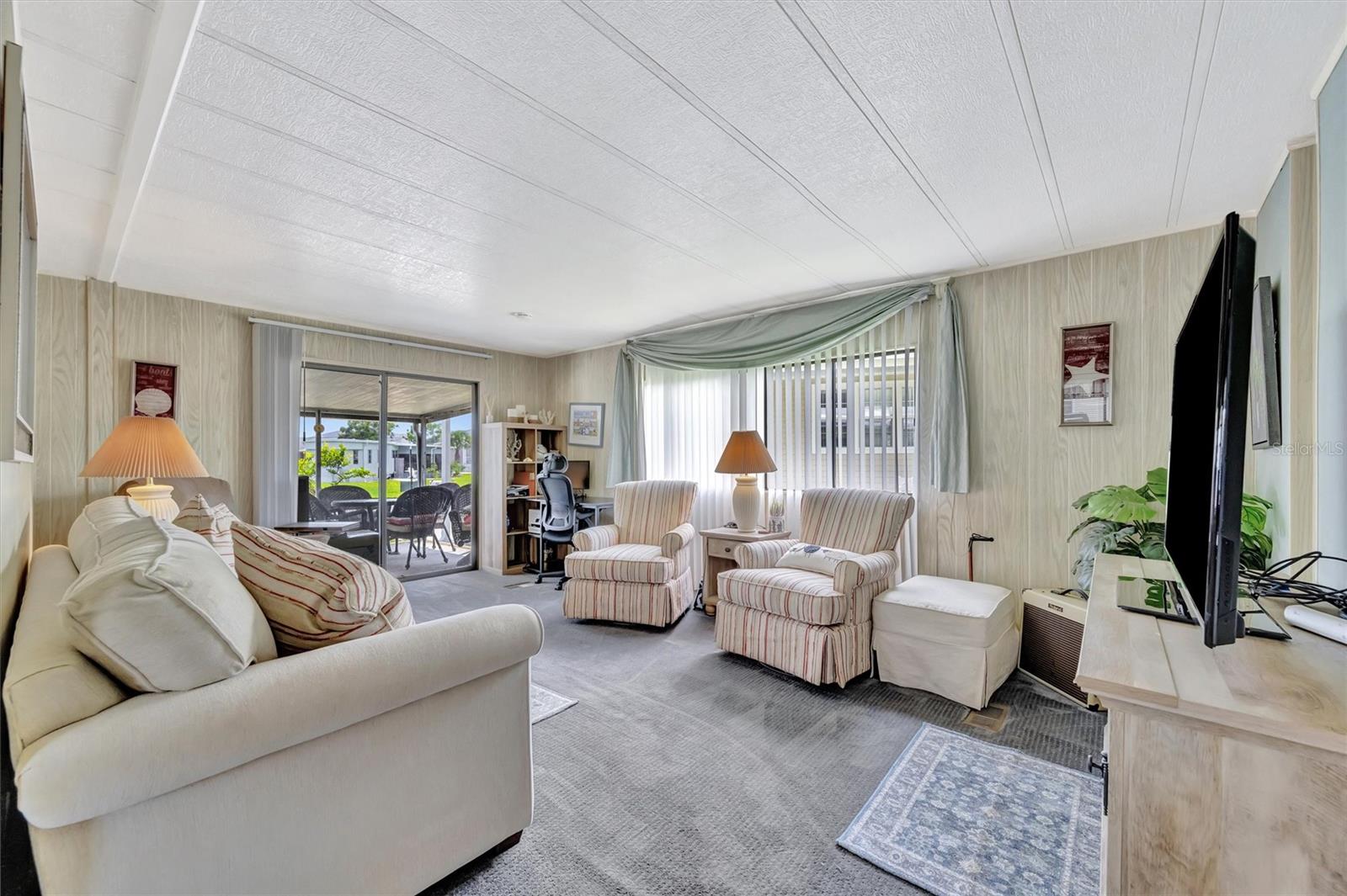 Image 51 of 67 For 129 Saint Lucia Loop