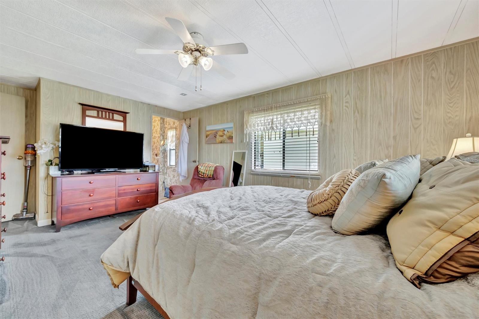 Image 61 of 67 For 129 Saint Lucia Loop