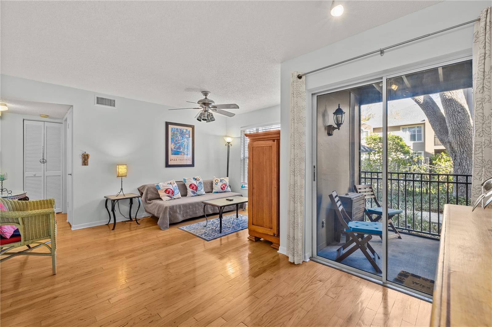 Image 10 of 30 For 607 Westland Avenue 1