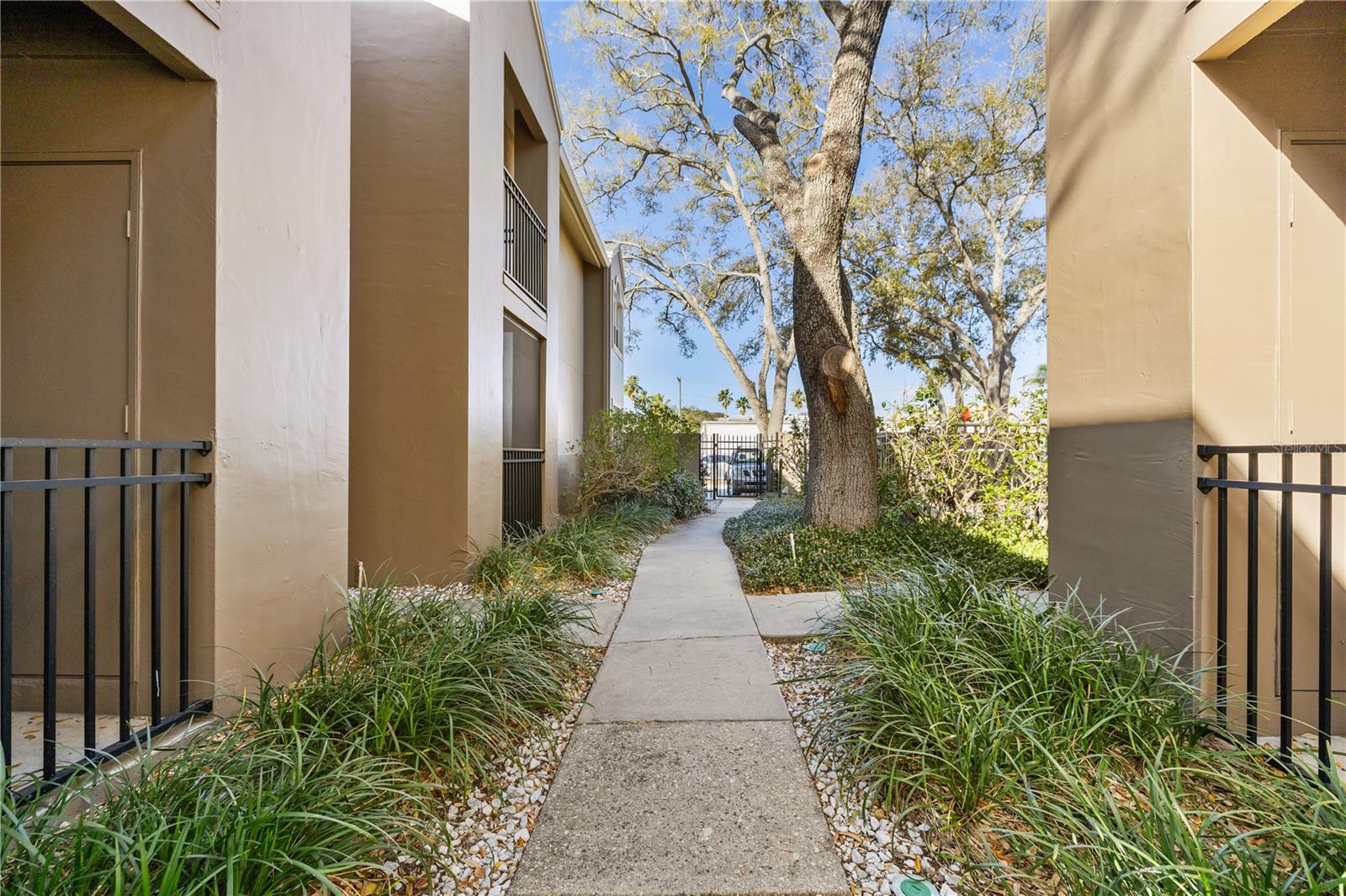 Image 3 of 30 For 607 Westland Avenue 1