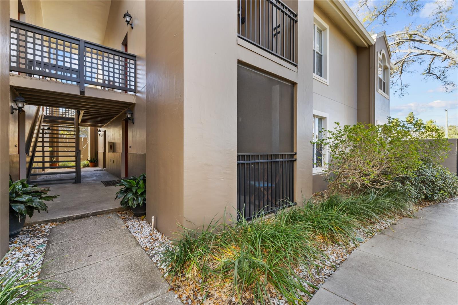 Image 4 of 30 For 607 Westland Avenue 1