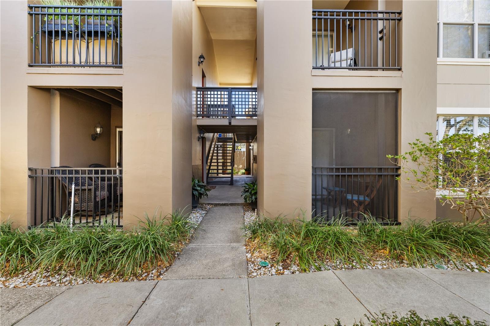 Image 5 of 30 For 607 Westland Avenue 1