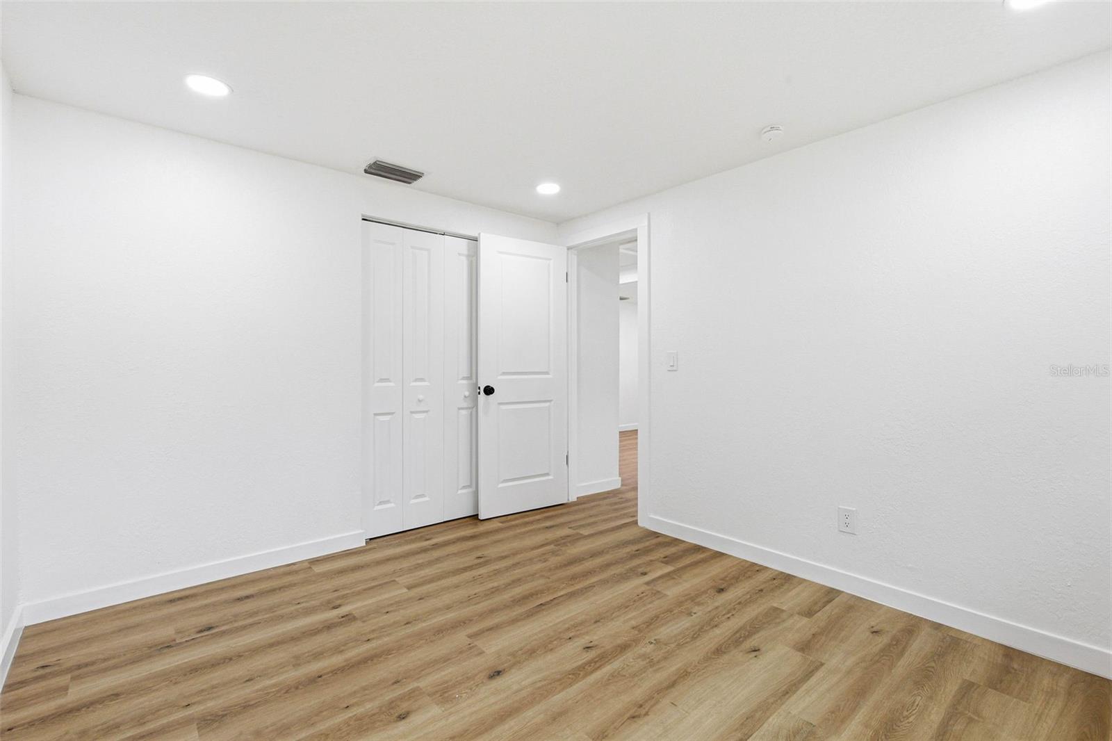 Image 25 of 41 For 6416 Eden Lane