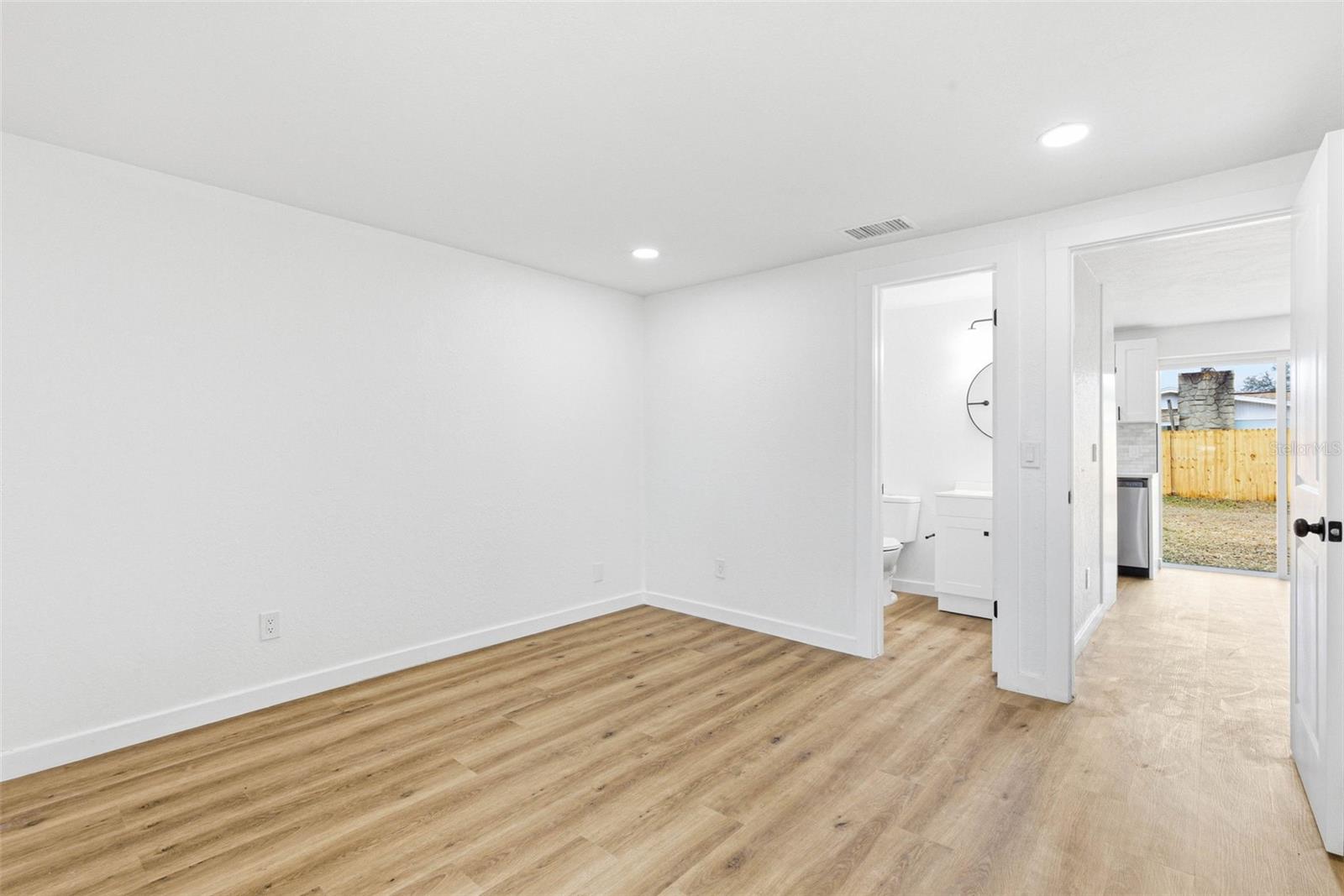 Image 28 of 41 For 6416 Eden Lane