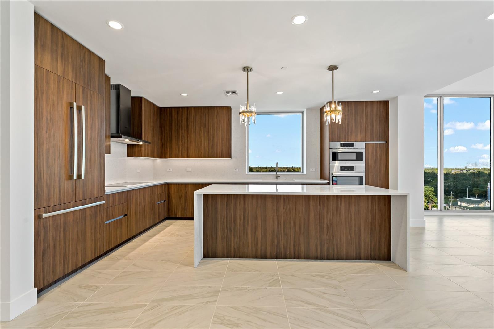 Image 14 of 53 For 777 3rd Avenue N 803