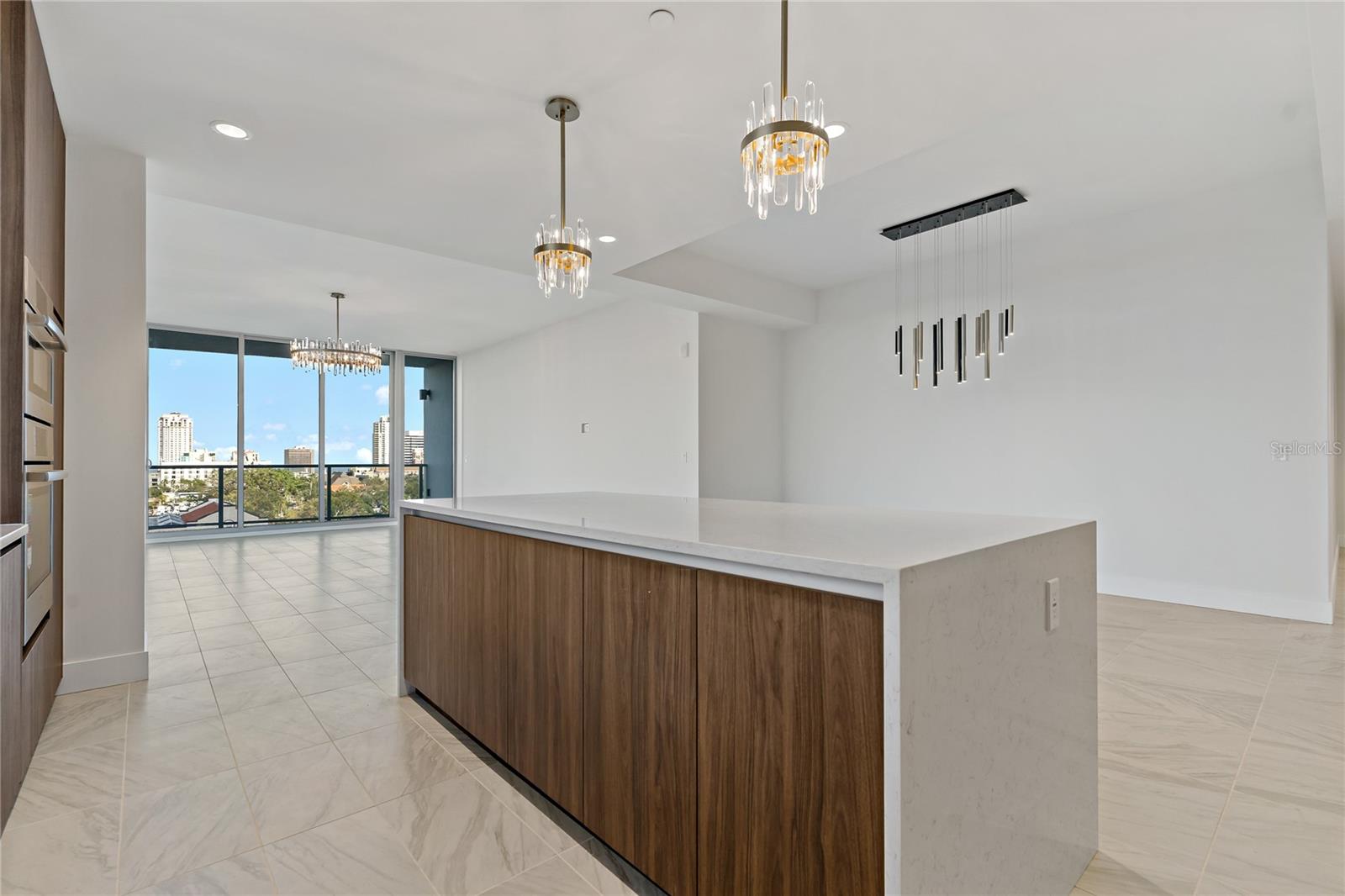 Image 18 of 53 For 777 3rd Avenue N 803