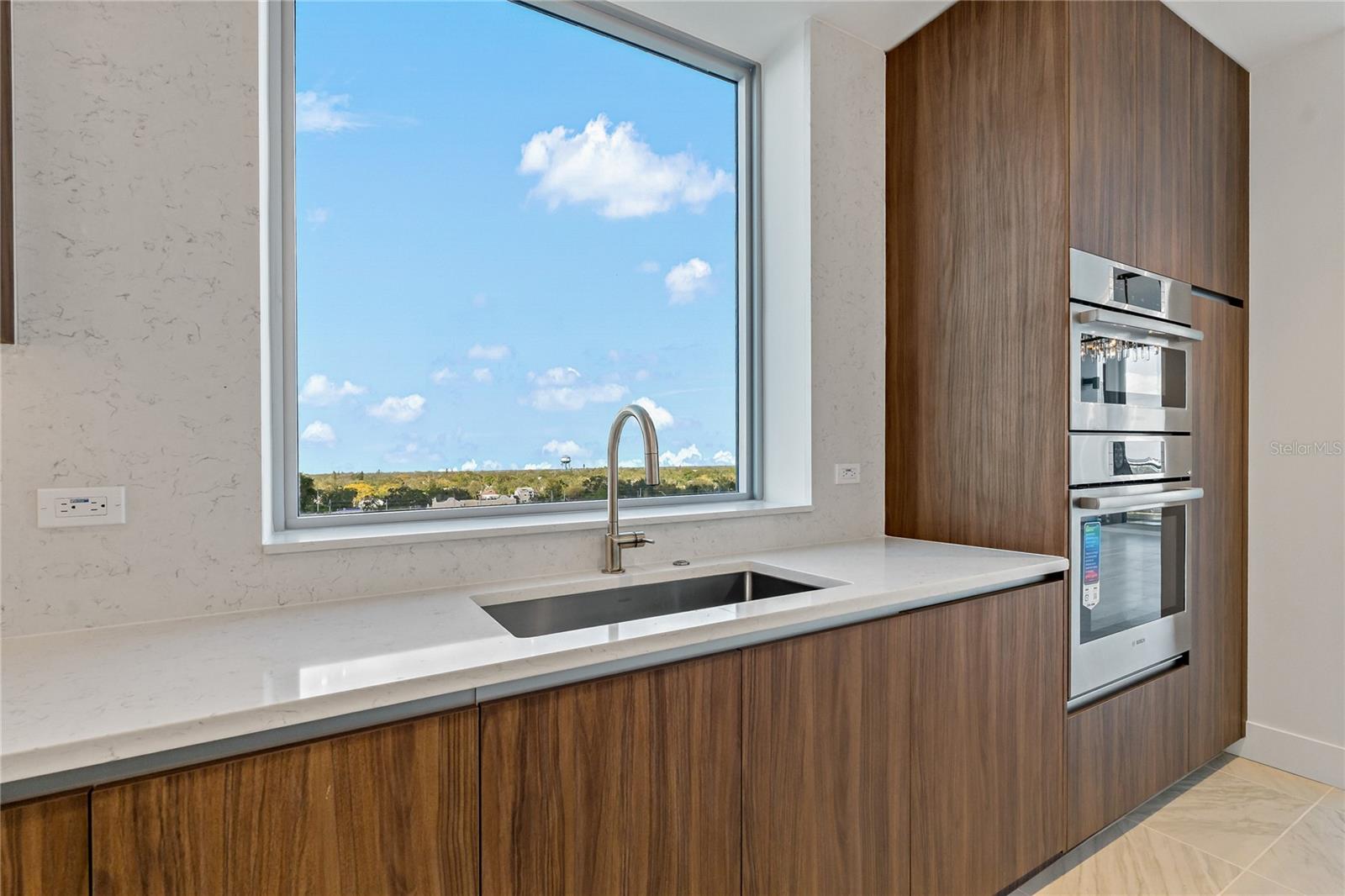 Image 19 of 53 For 777 3rd Avenue N 803