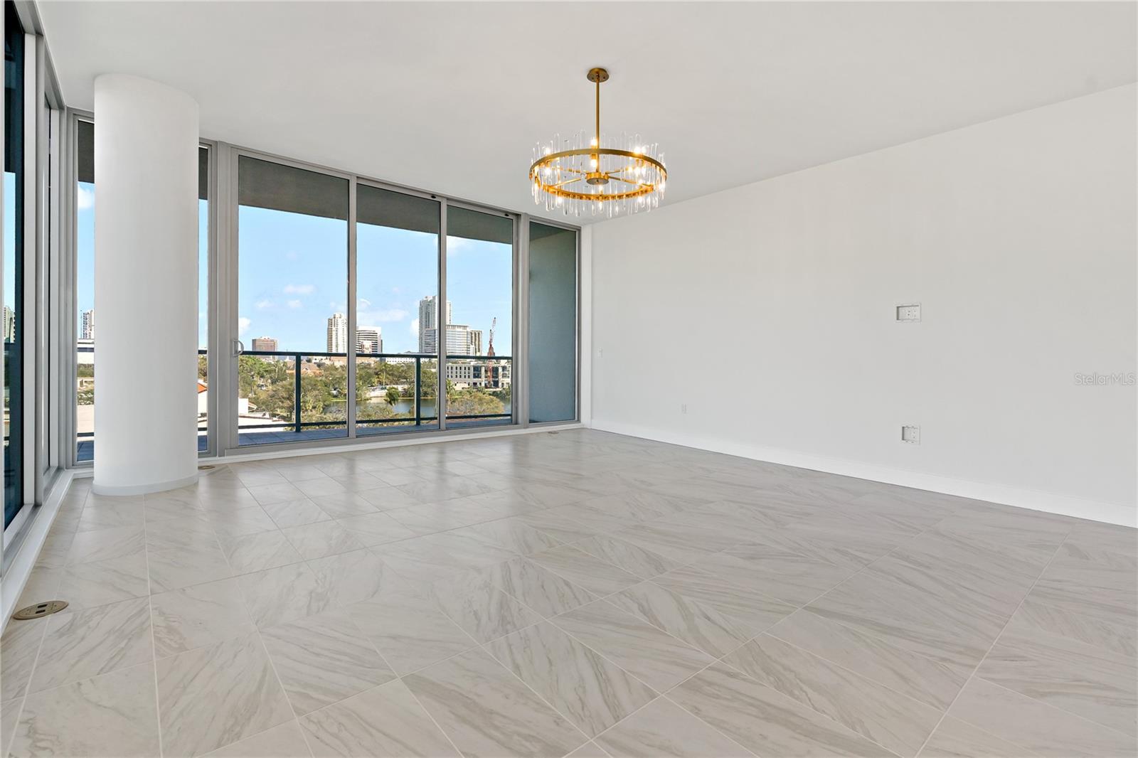 Image 22 of 53 For 777 3rd Avenue N 803