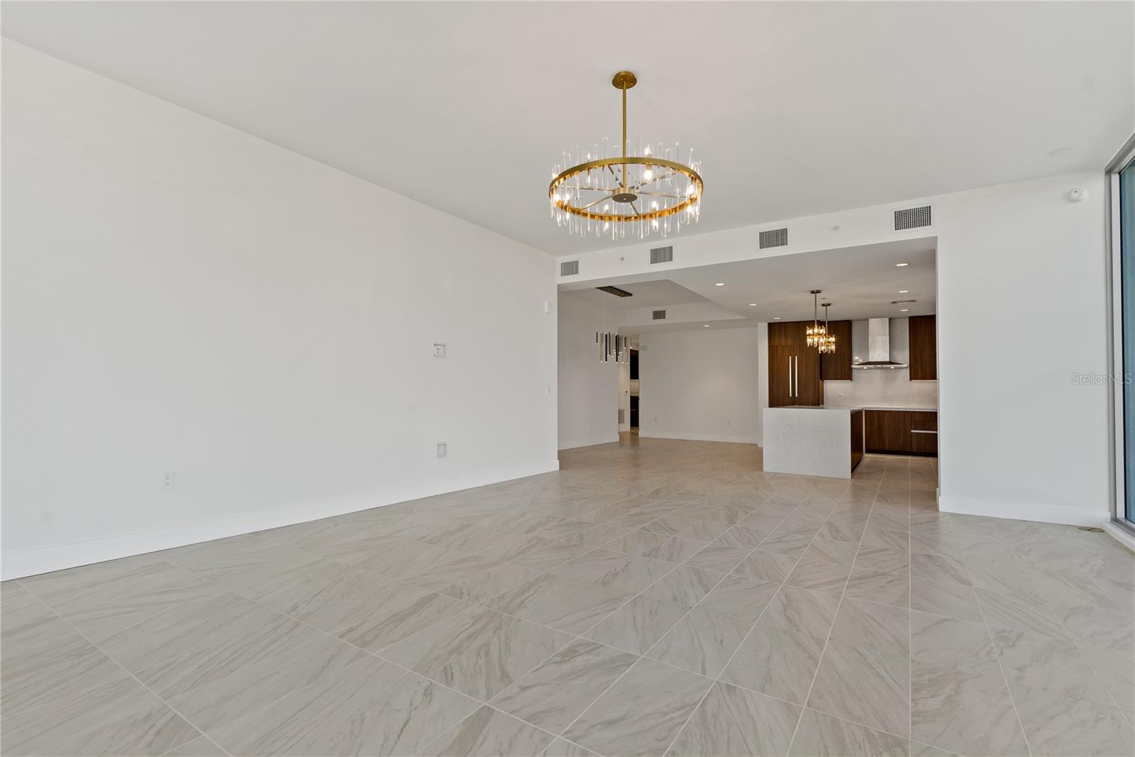 Image 25 of 53 For 777 3rd Avenue N 803