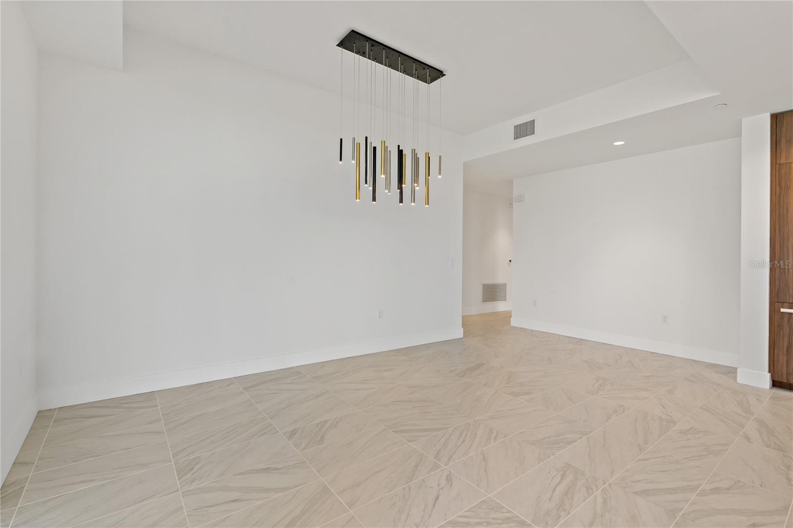 Image 26 of 53 For 777 3rd Avenue N 803