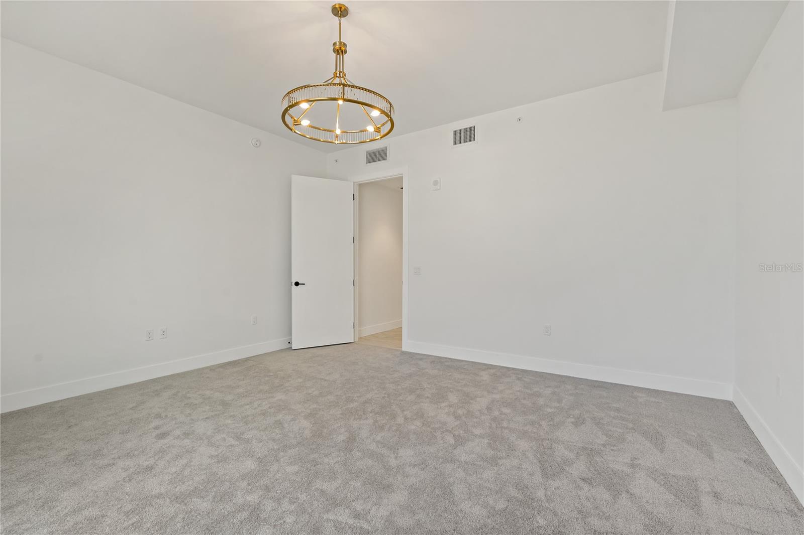 Image 27 of 53 For 777 3rd Avenue N 803