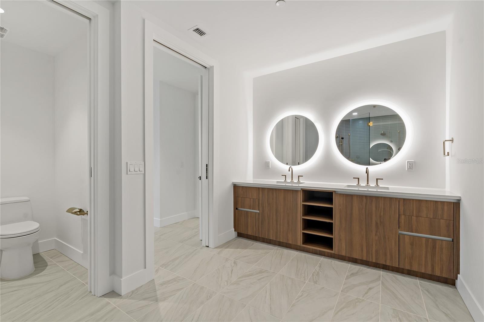 Image 29 of 53 For 777 3rd Avenue N 803