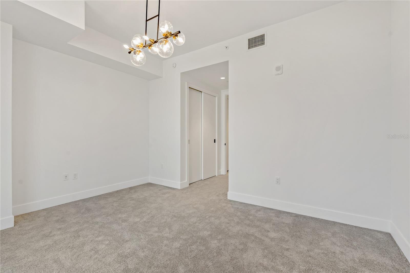 Image 33 of 53 For 777 3rd Avenue N 803