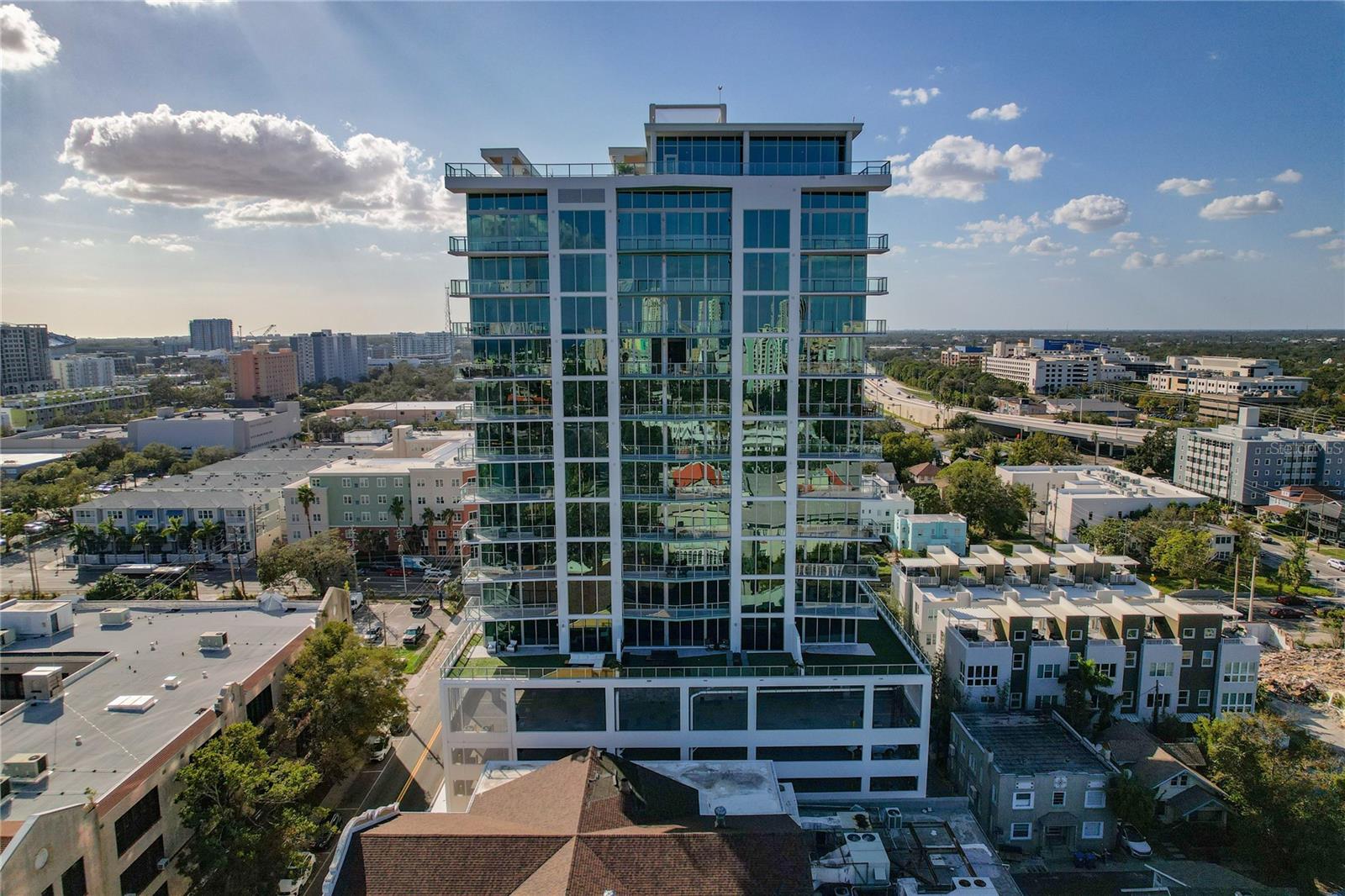 Image 51 of 53 For 777 3rd Avenue N 803