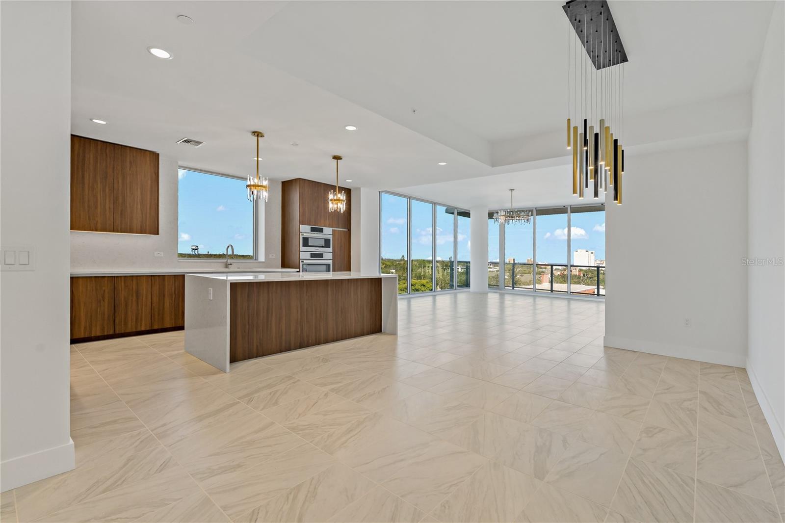 Image 6 of 53 For 777 3rd Avenue N 803