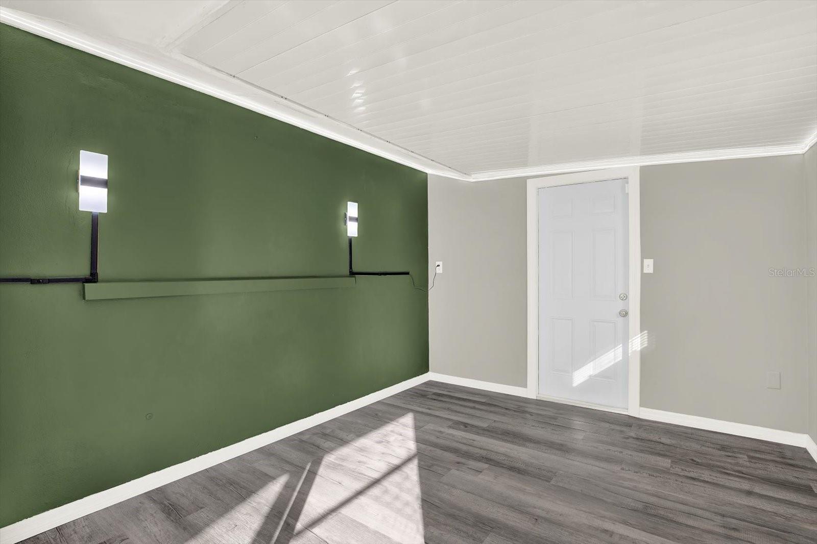 Image 18 of 24 For 7902 Canna Drive