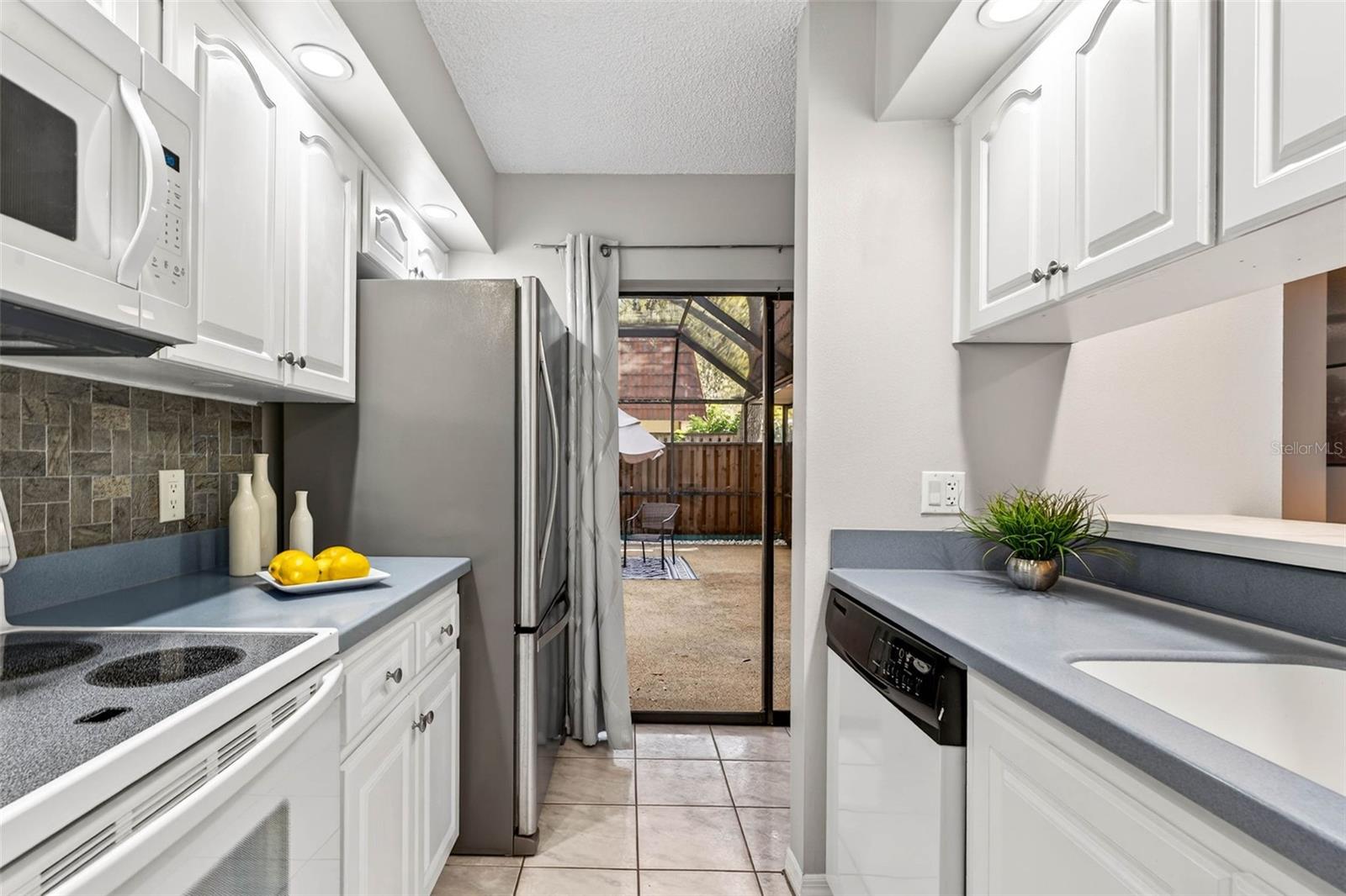 Image 23 of 46 For 2708 9th Court