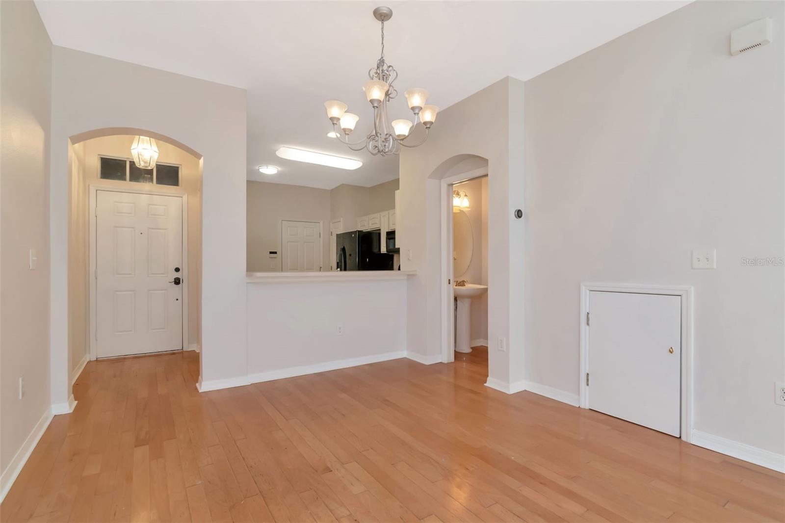 Image 11 of 50 For 18832 Duquesne Drive