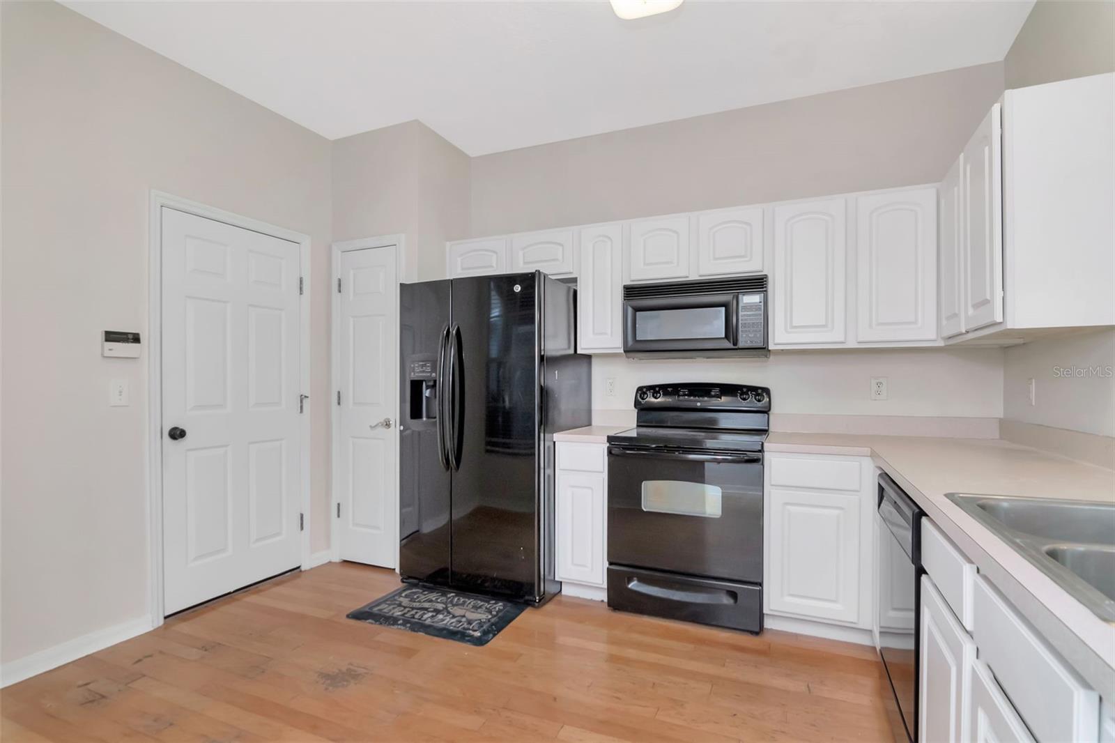 Image 14 of 50 For 18832 Duquesne Drive