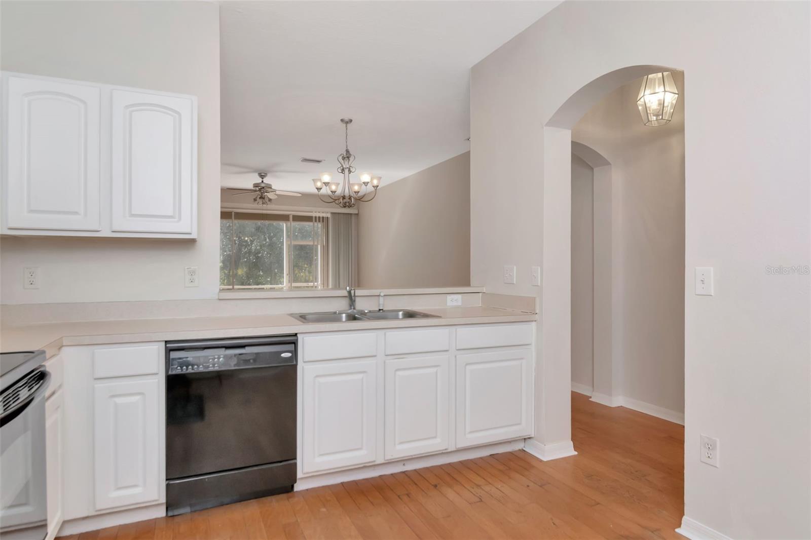 Image 17 of 50 For 18832 Duquesne Drive