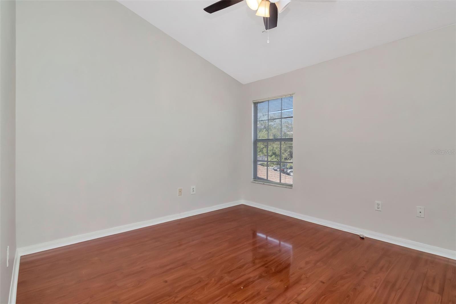 Image 21 of 50 For 18832 Duquesne Drive