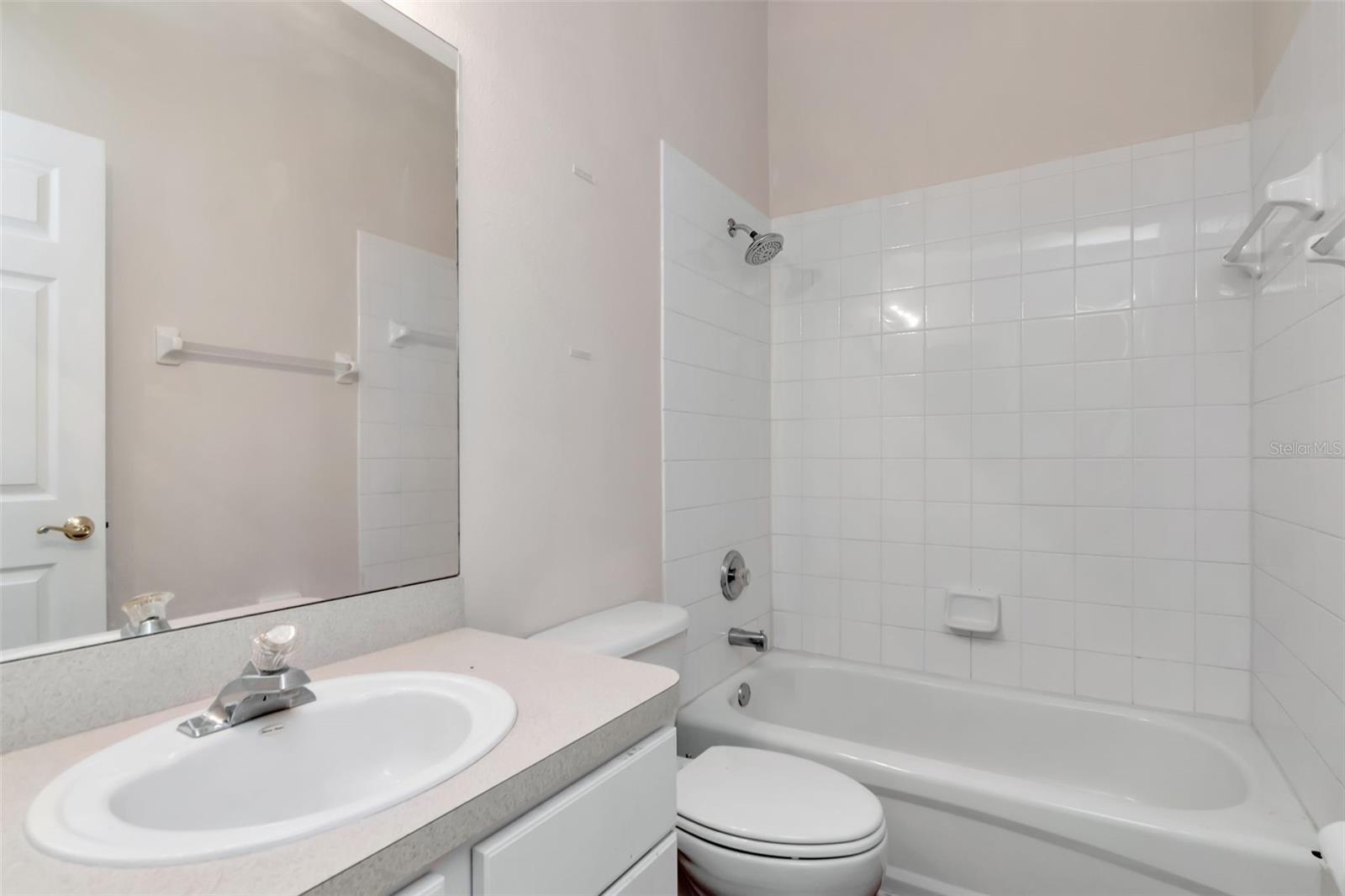 Image 23 of 50 For 18832 Duquesne Drive