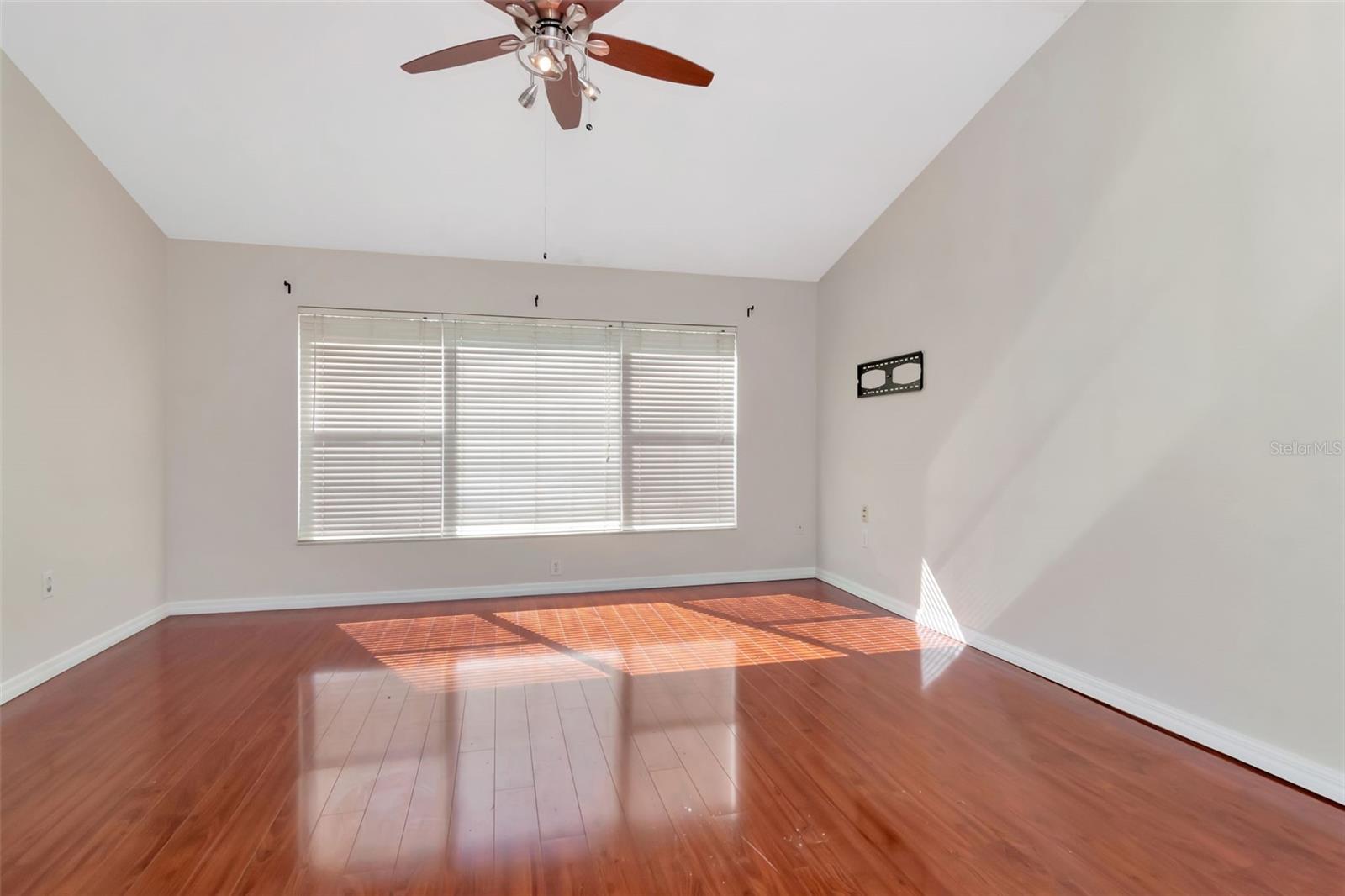 Image 24 of 50 For 18832 Duquesne Drive