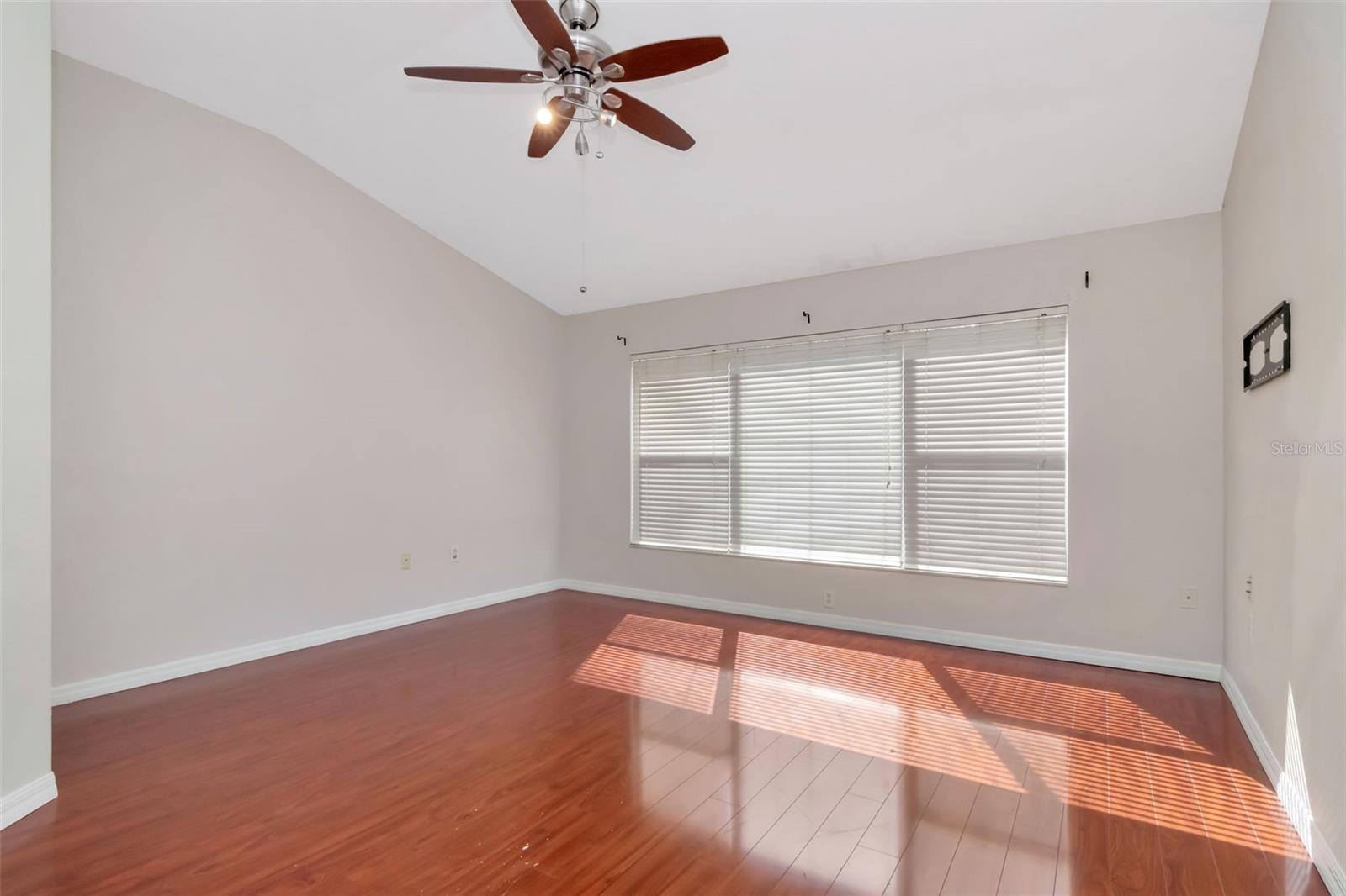 Image 25 of 50 For 18832 Duquesne Drive