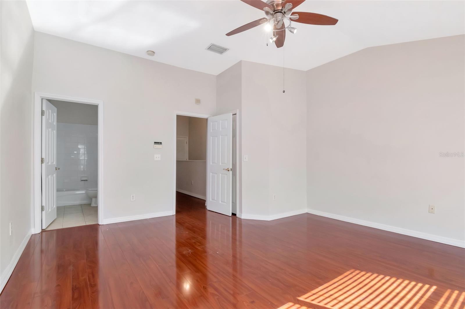 Image 26 of 50 For 18832 Duquesne Drive