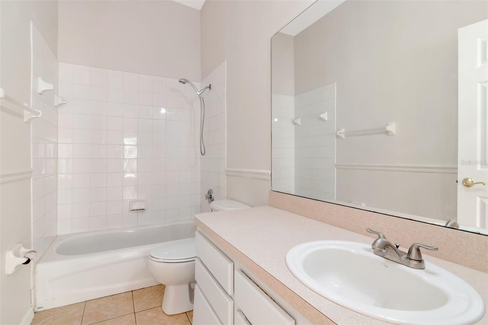 Image 27 of 50 For 18832 Duquesne Drive