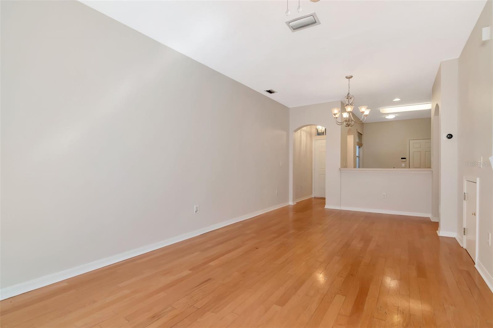 Image 9 of 50 For 18832 Duquesne Drive